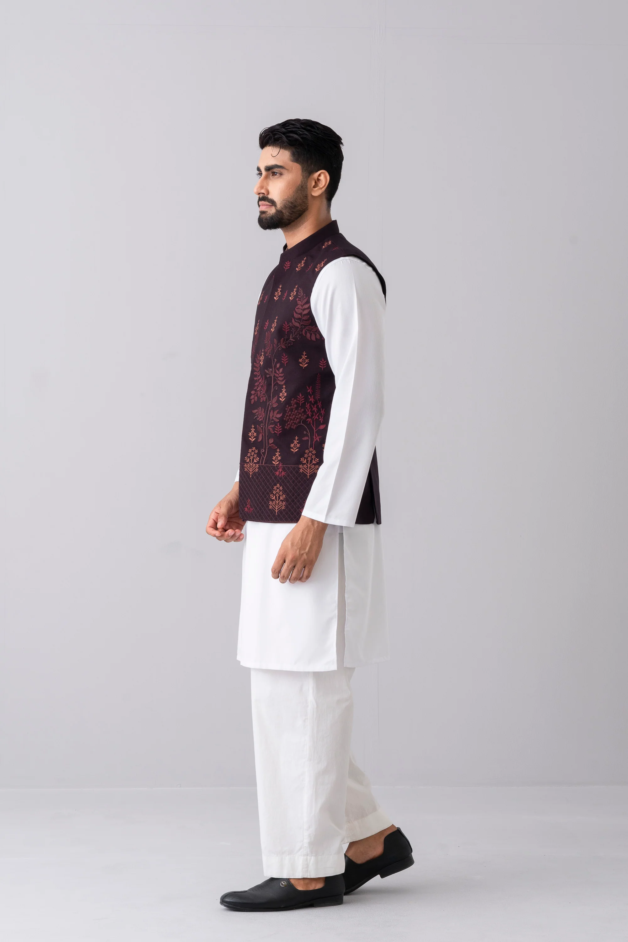 Regular Fit Embroidered Formal Waistcoat - Image 3
