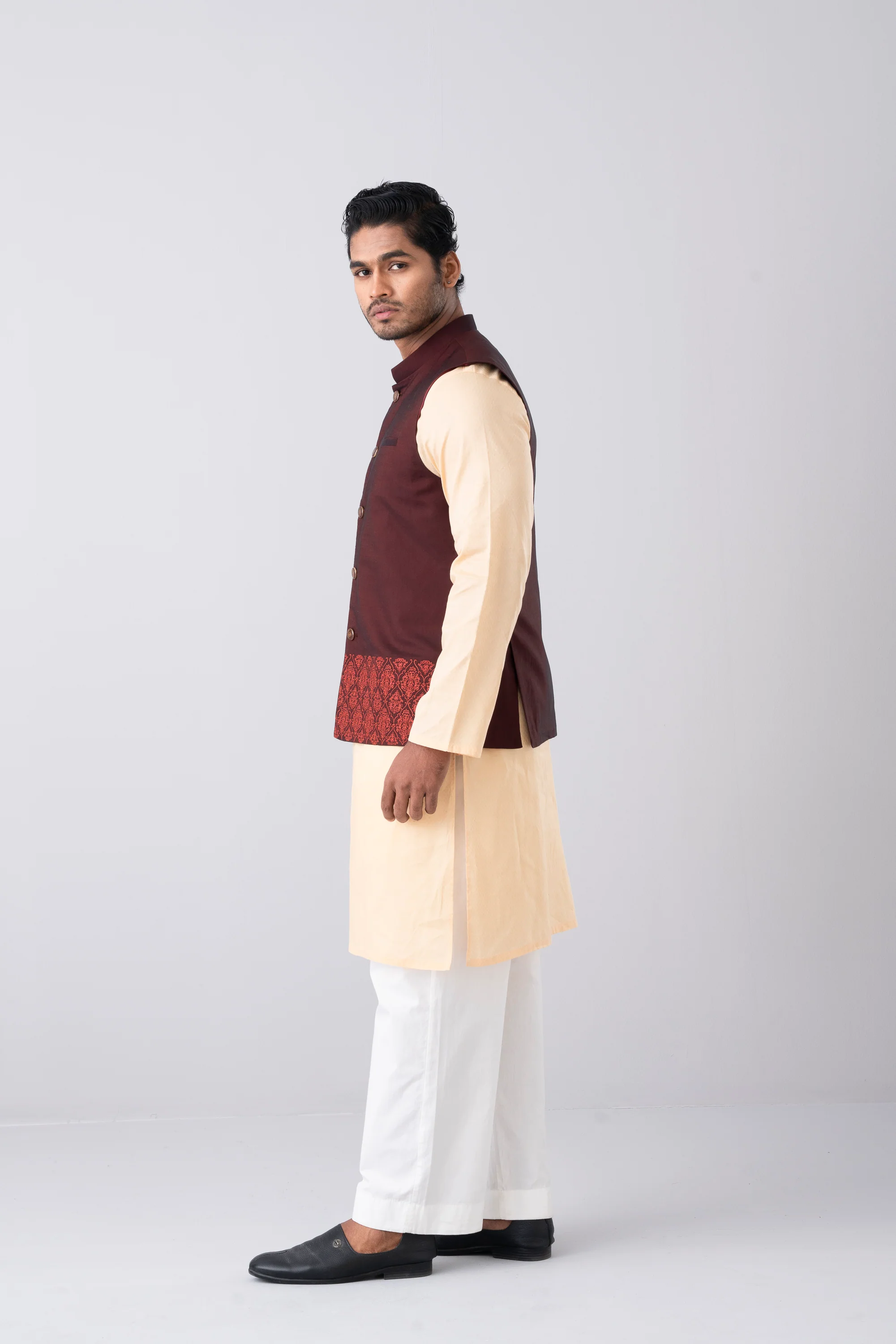 Regular Fit Embroidered Semi-Formal Waistcoat - Image 3
