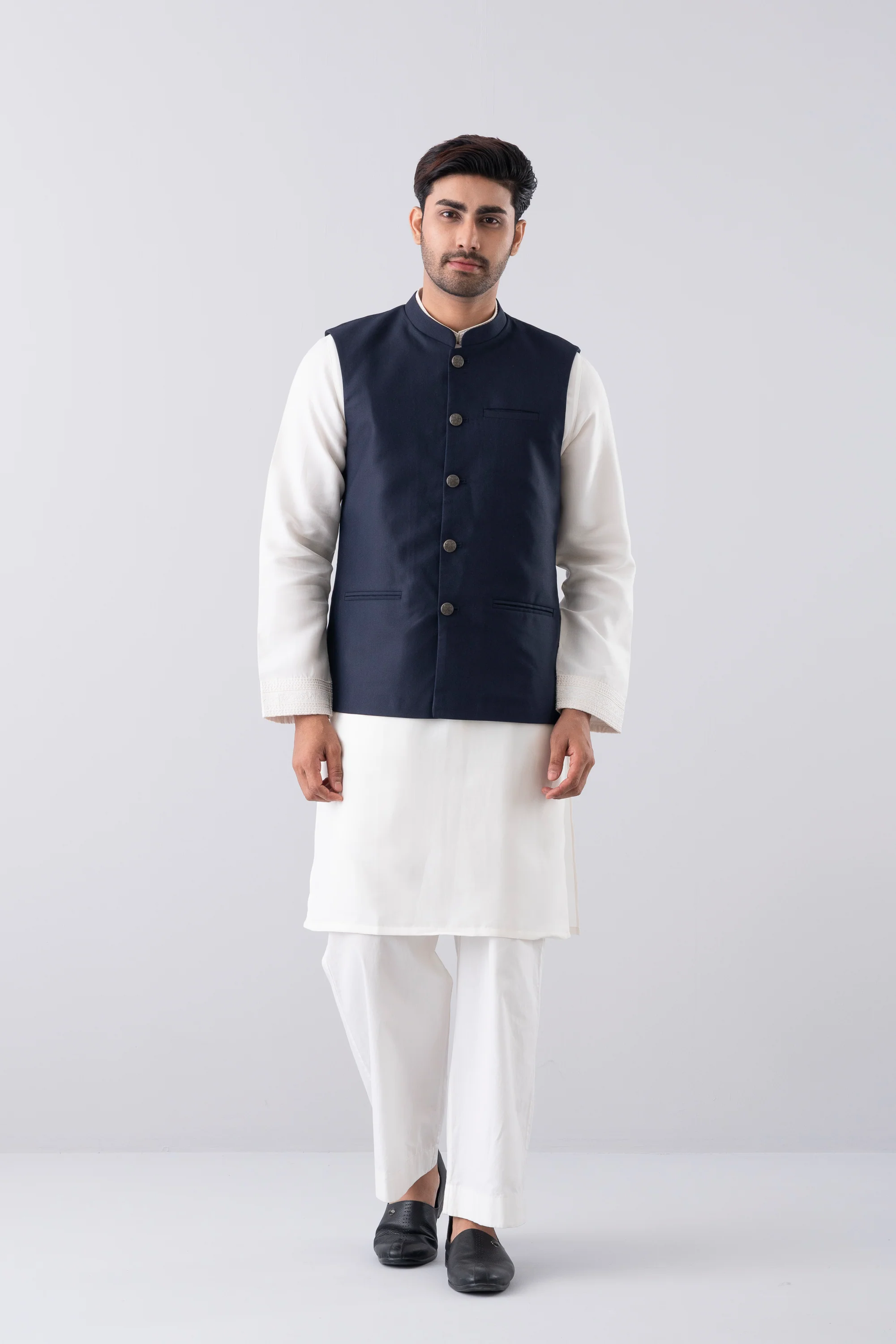 Regular Fit Blended Fabric Semi-Formal Waistcoat - Image 7