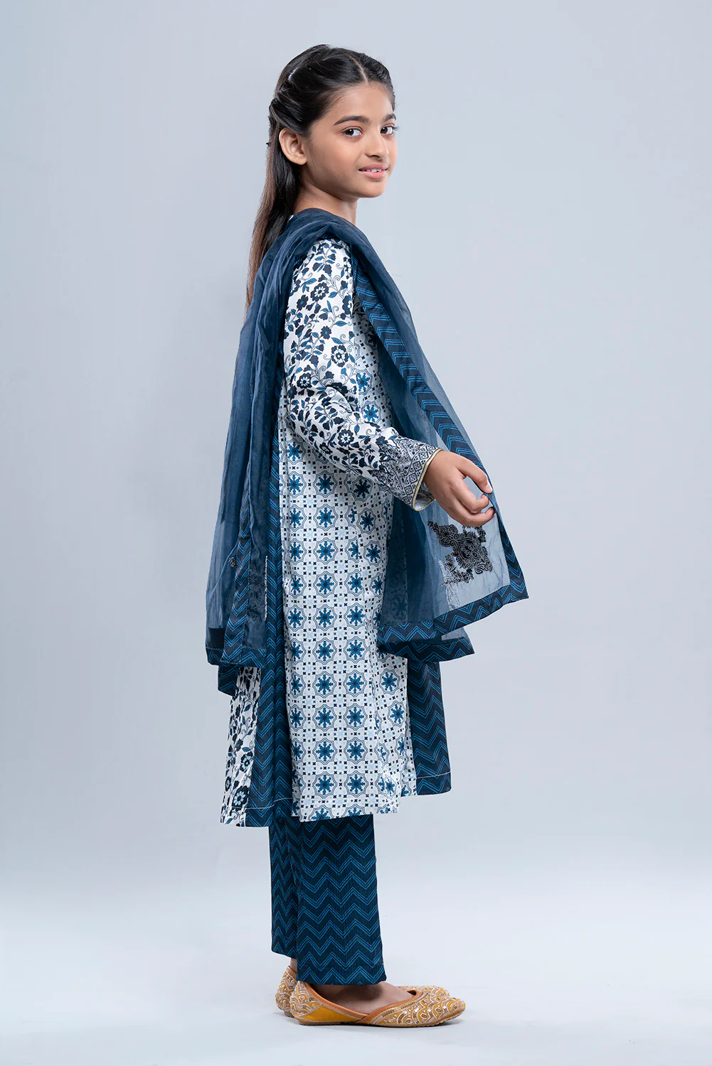 Princess Ethnic Partywear Set (6-8 Years) - Image 3