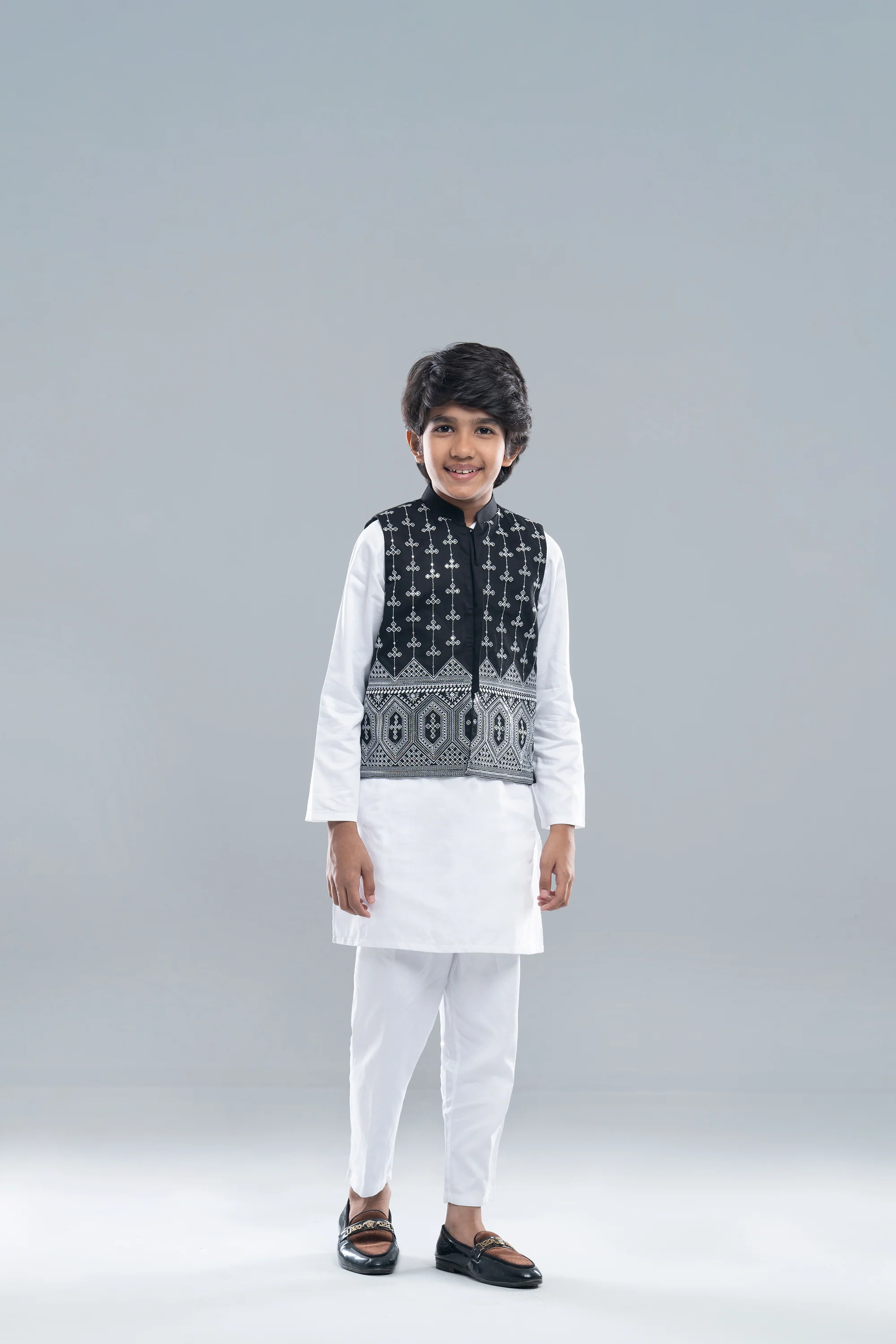 Prince Kurta Set (4-7 Years) - Image 2