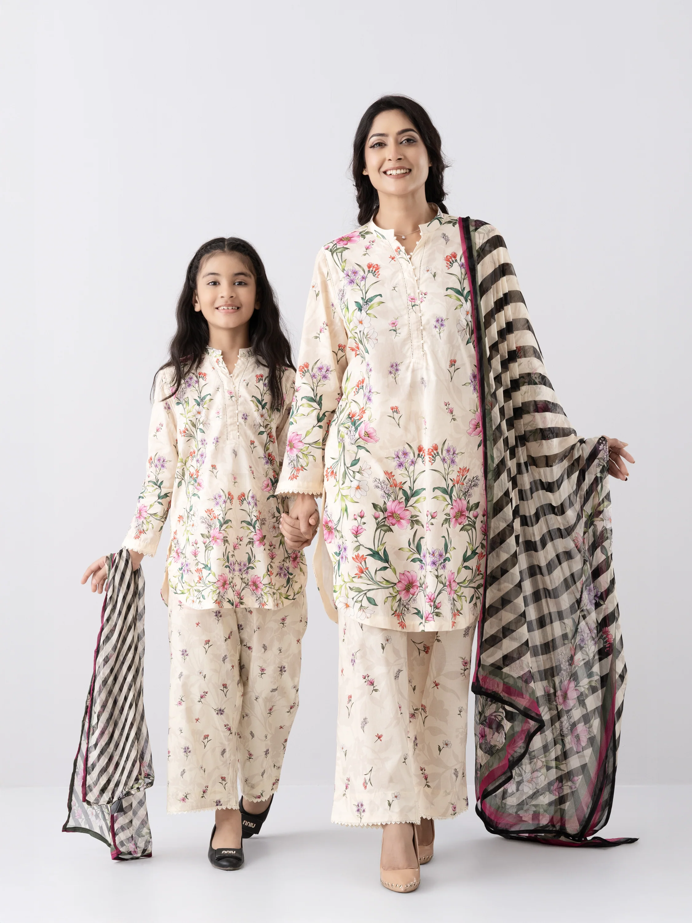 Relaxed Fit Printed Three-Piece Princess Lawn with Chiffon Dupatta (2-4 Years) - Image 7