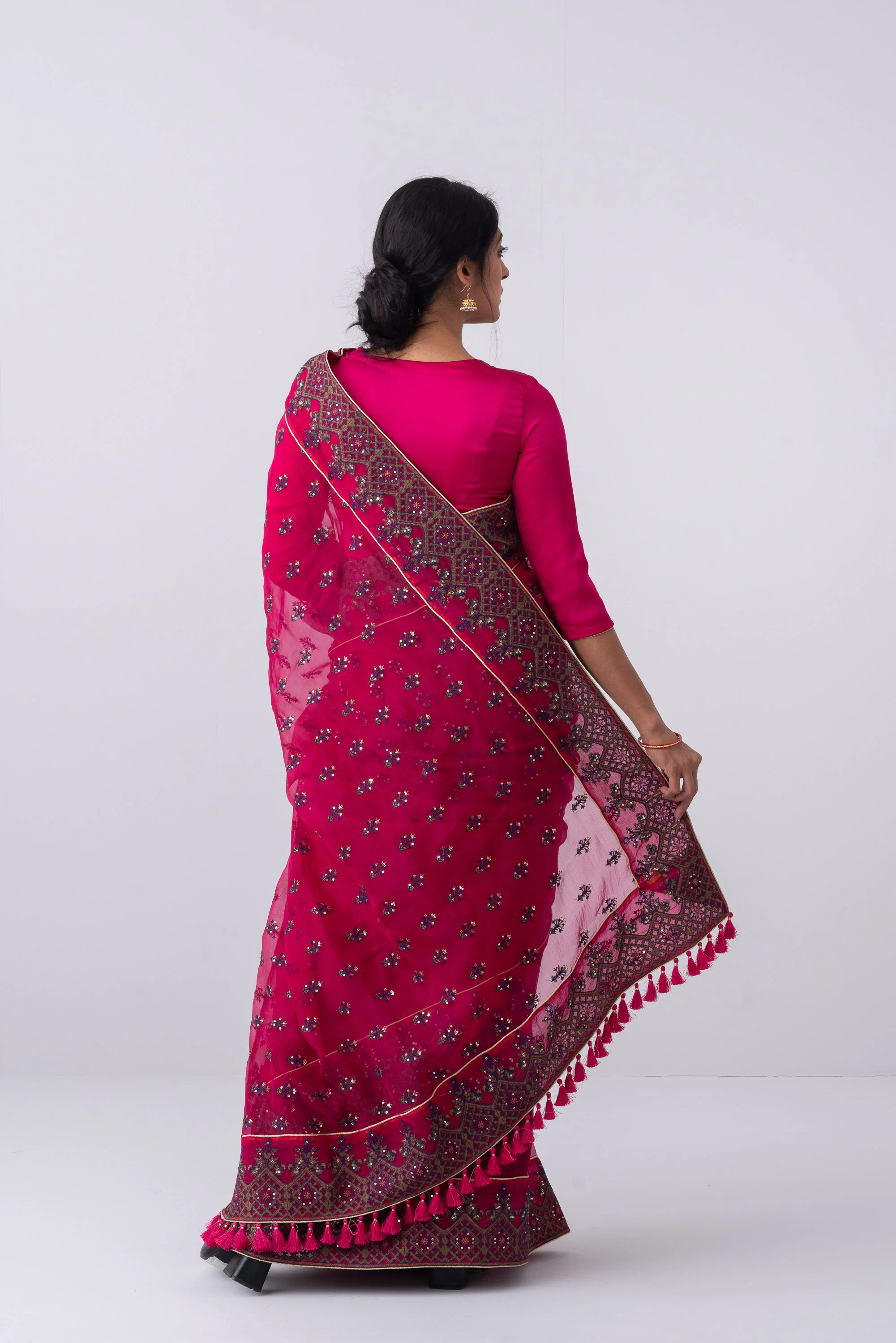 Women's Saree - Image 4