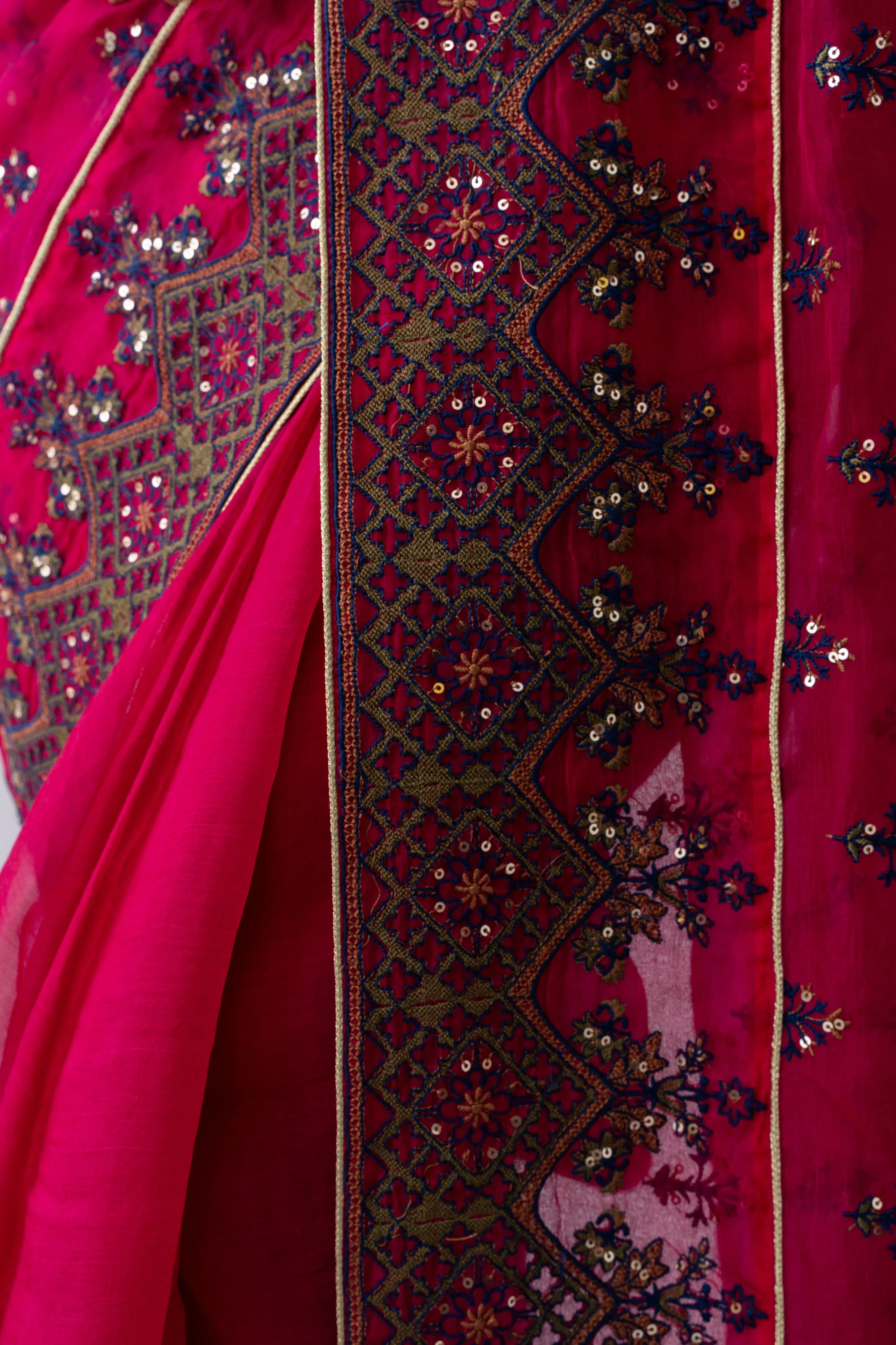 Women's Saree - Image 5