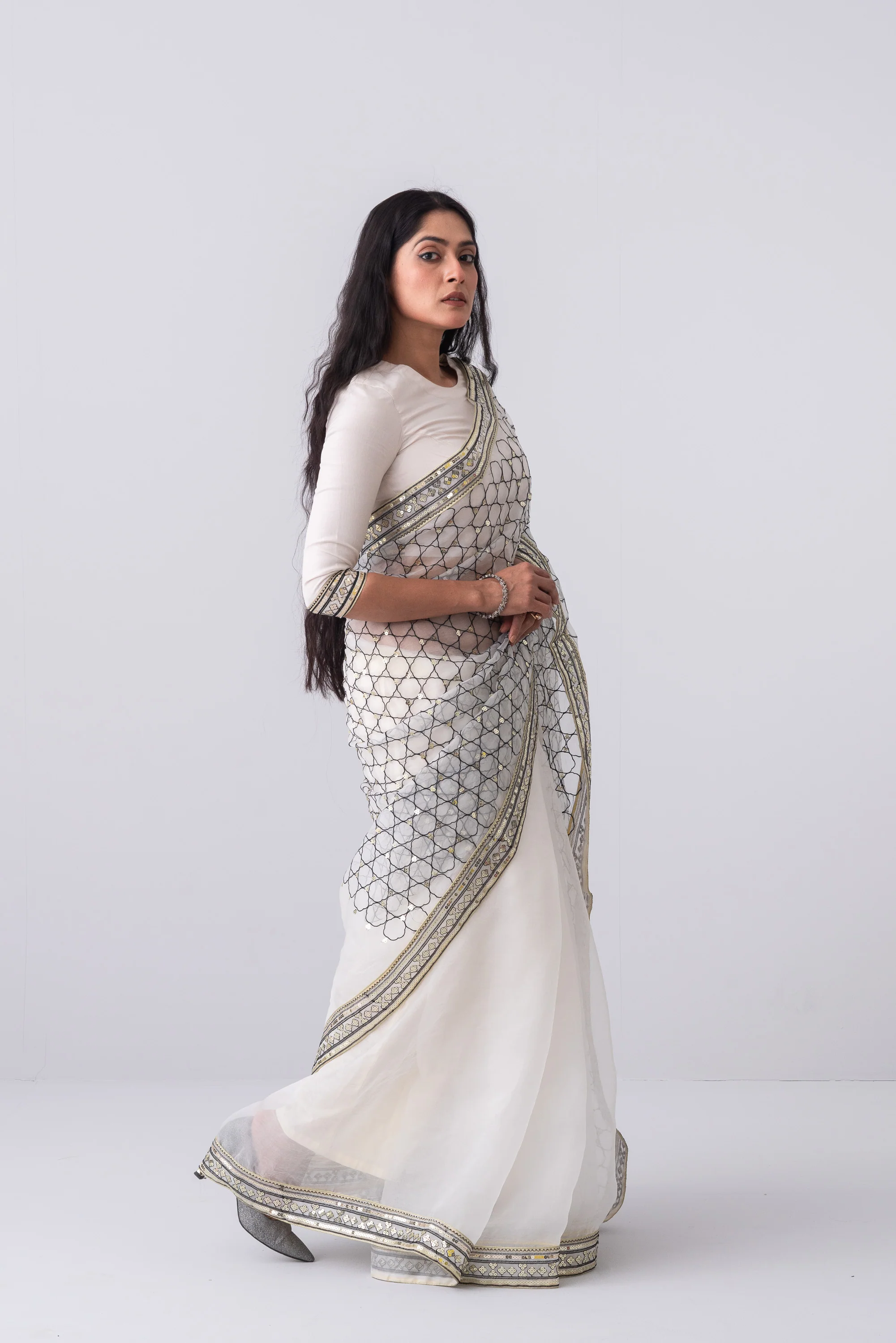 Women's Saree - Image 7