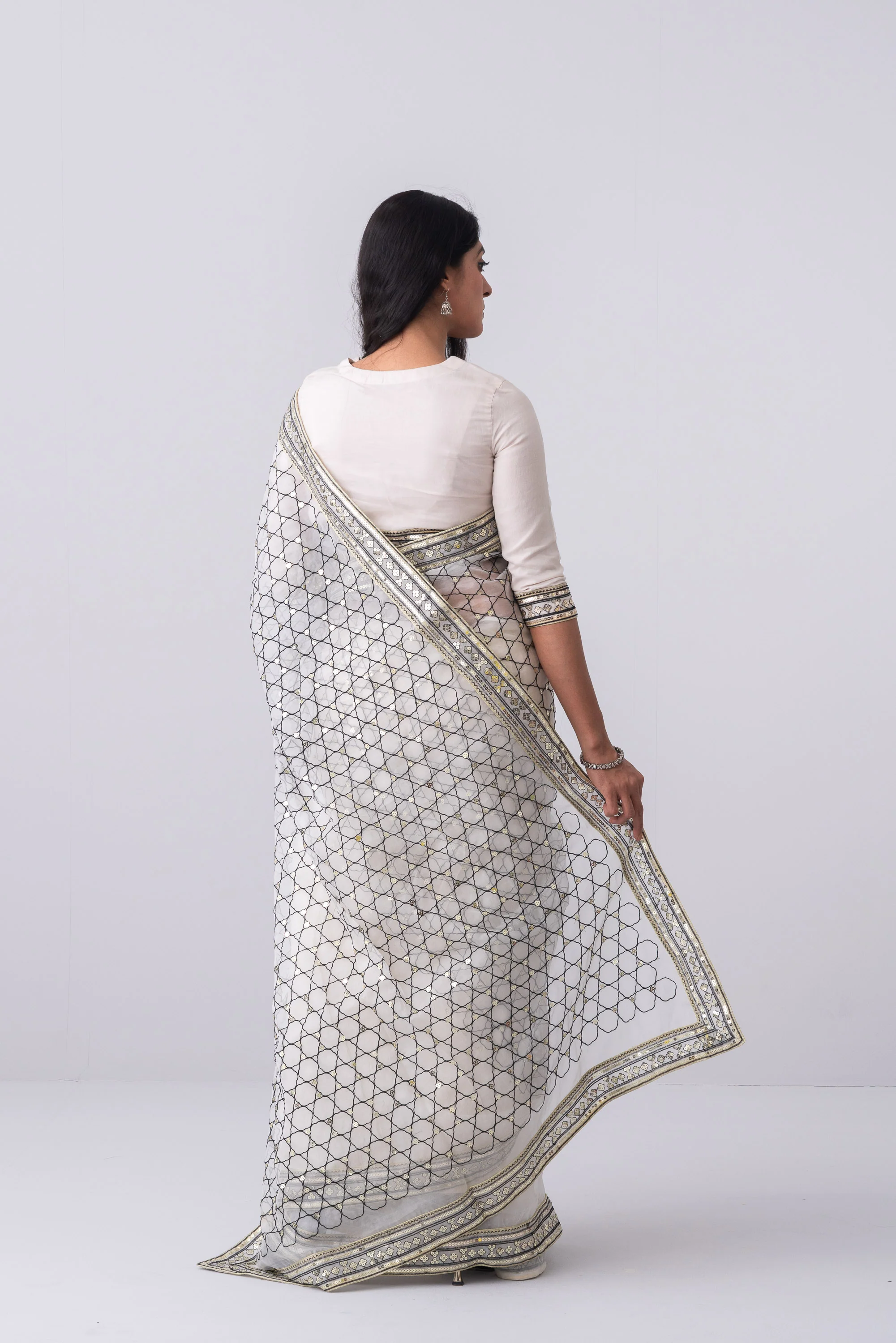 Women's Saree - Image 8