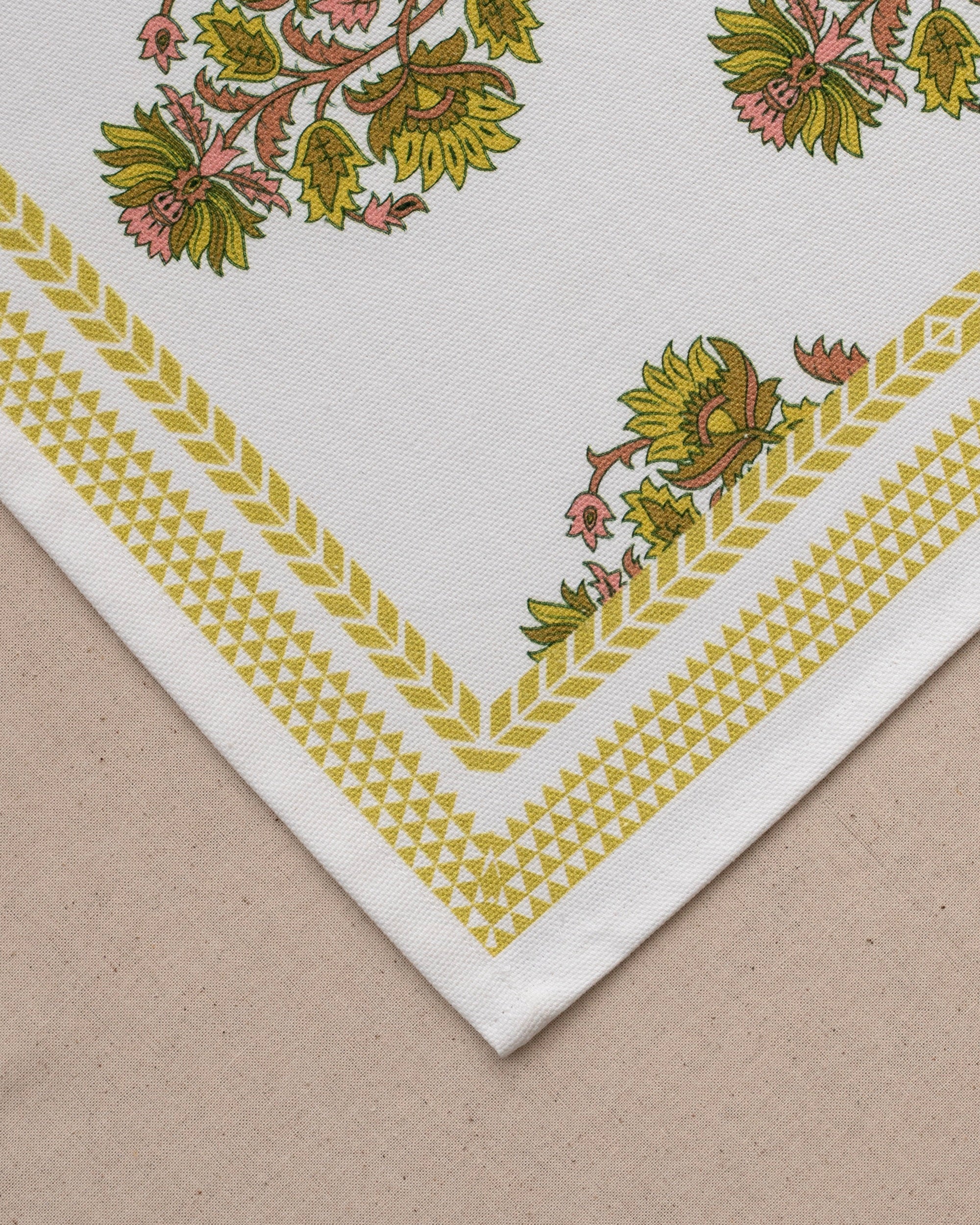 Table Runner - White - Image 4