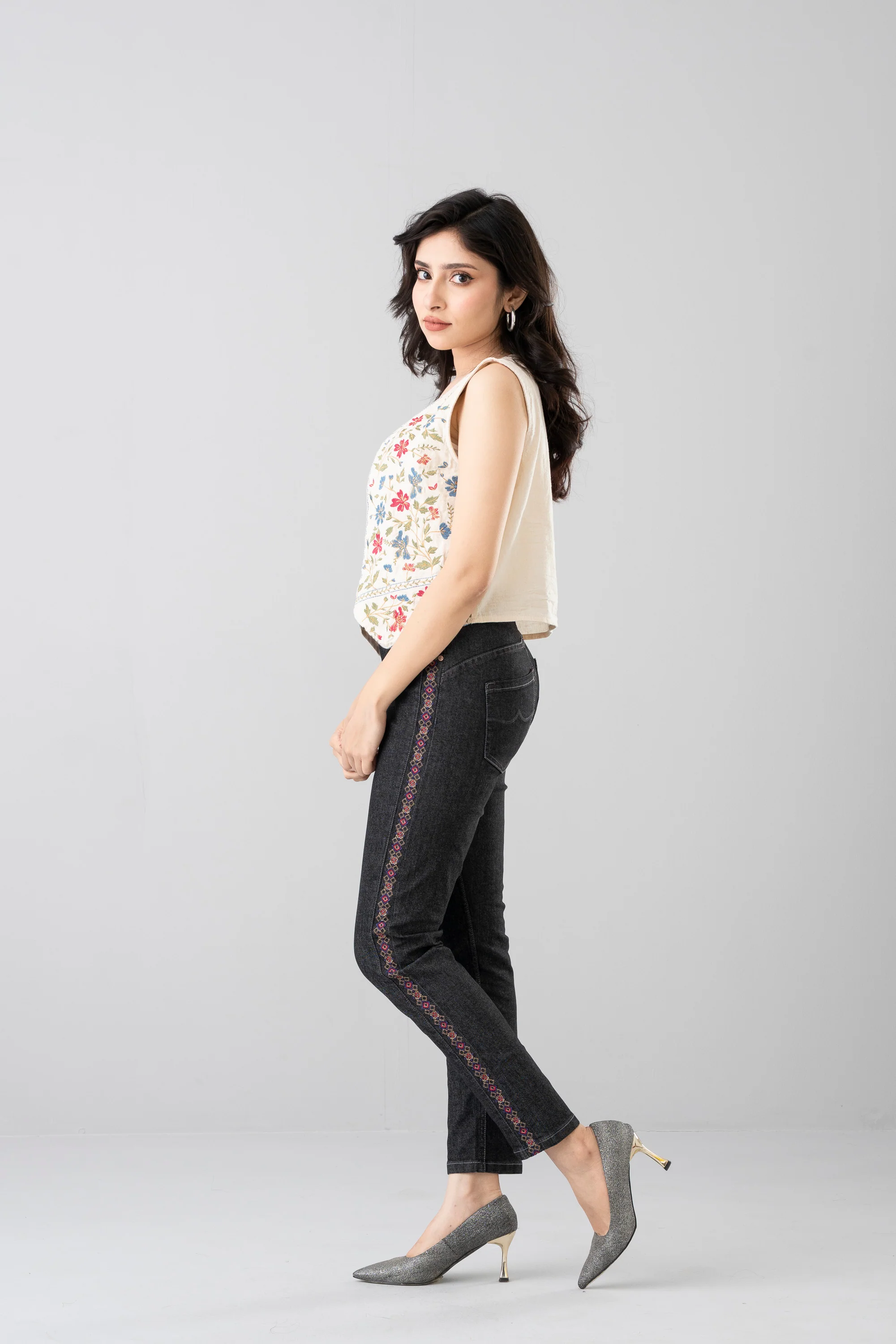 Embroidered Bolero Crop Top - Image 3