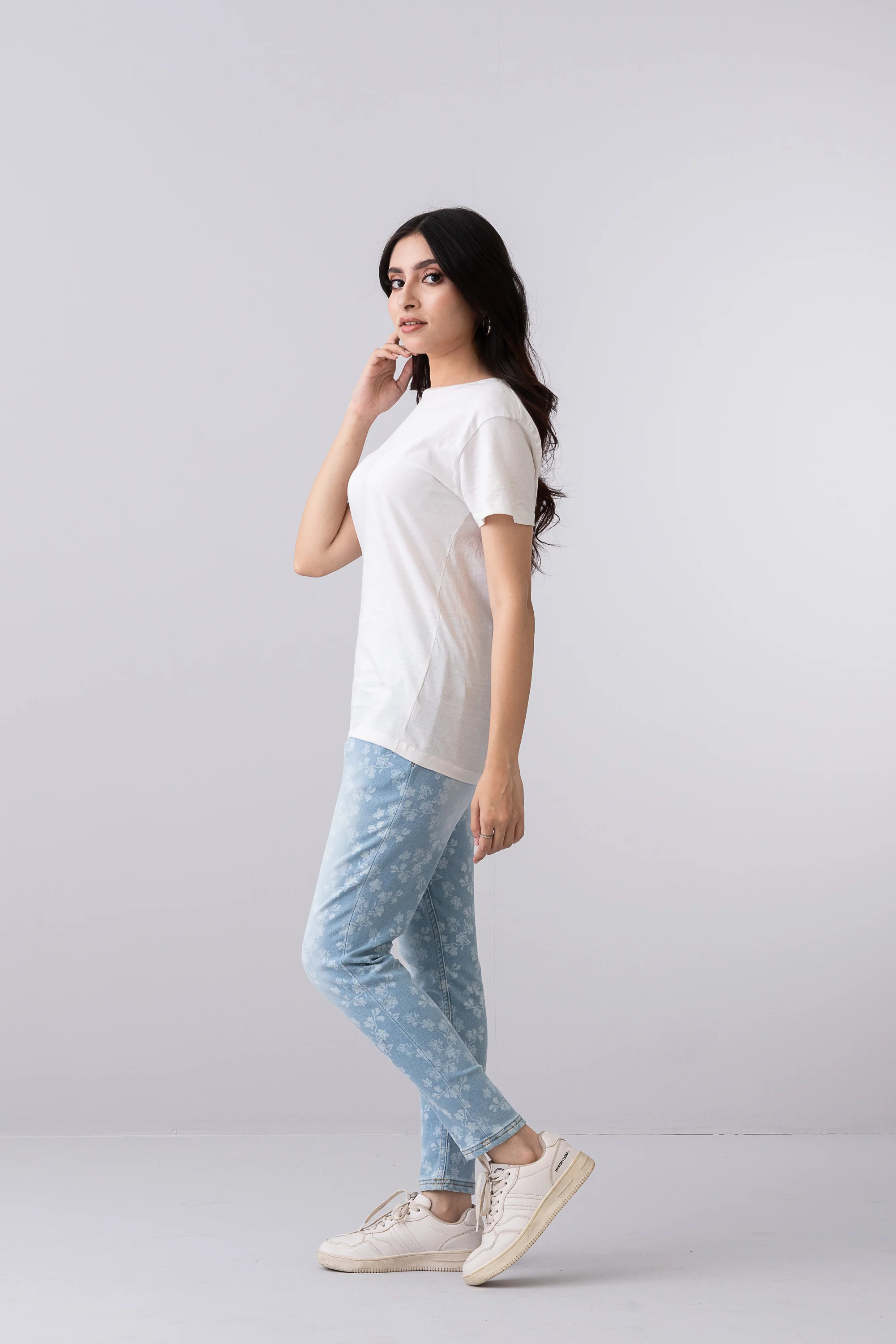 Regular Fit Flower-Printed Jeans - Image 2