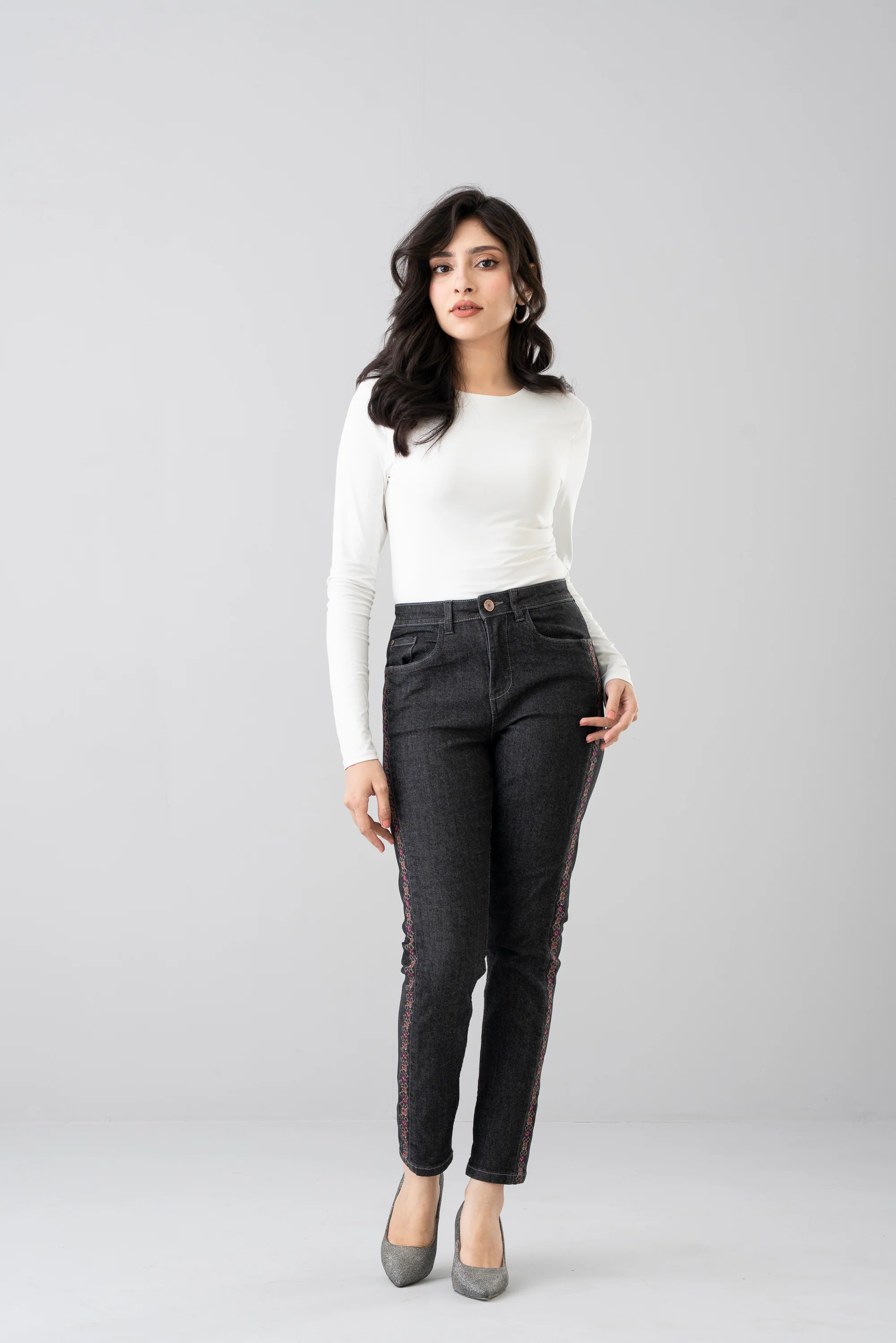 Regular Fit Embroidered Jeans - Image 2