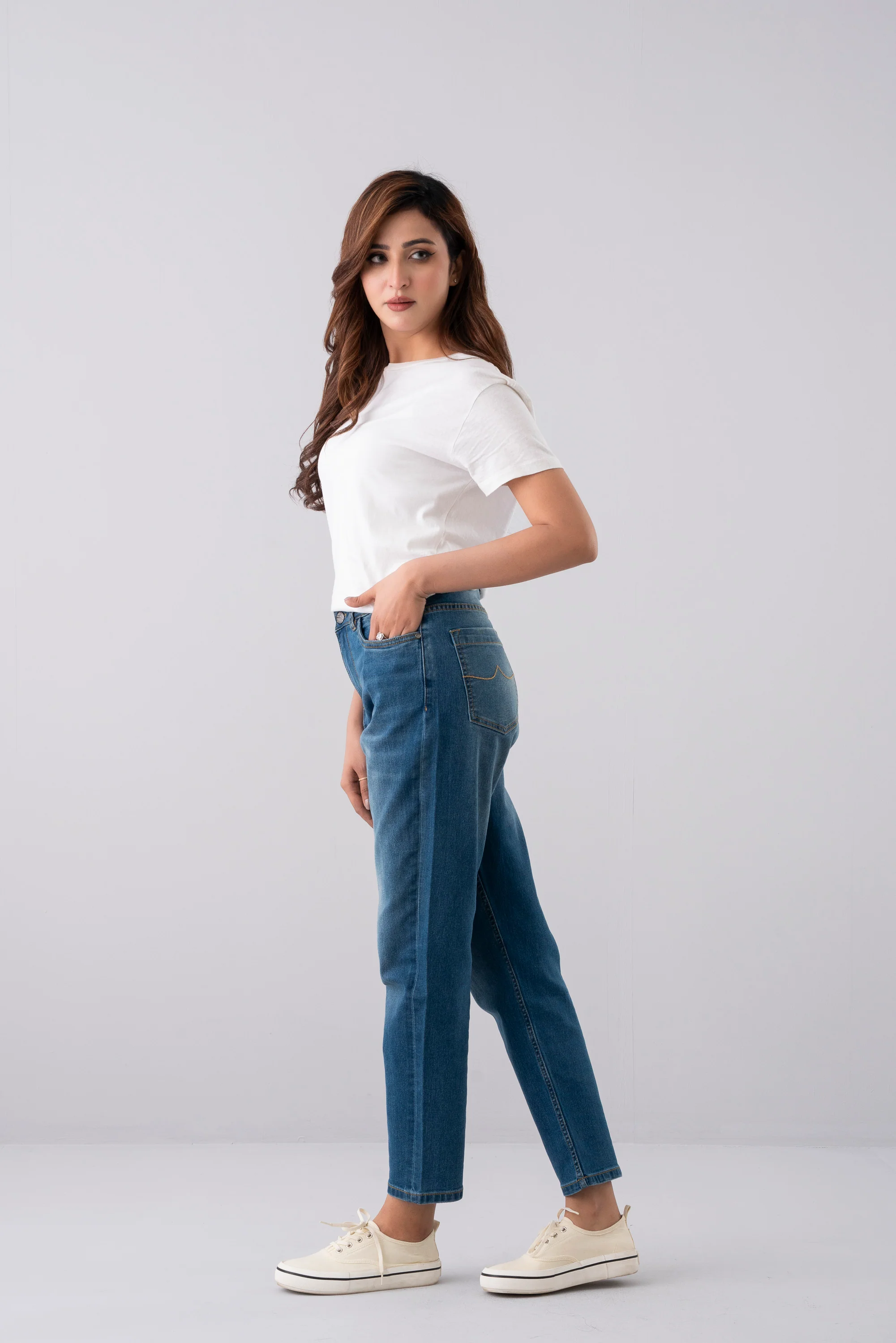 Boyfriend Fit Mid-Washed Denim - Image 3