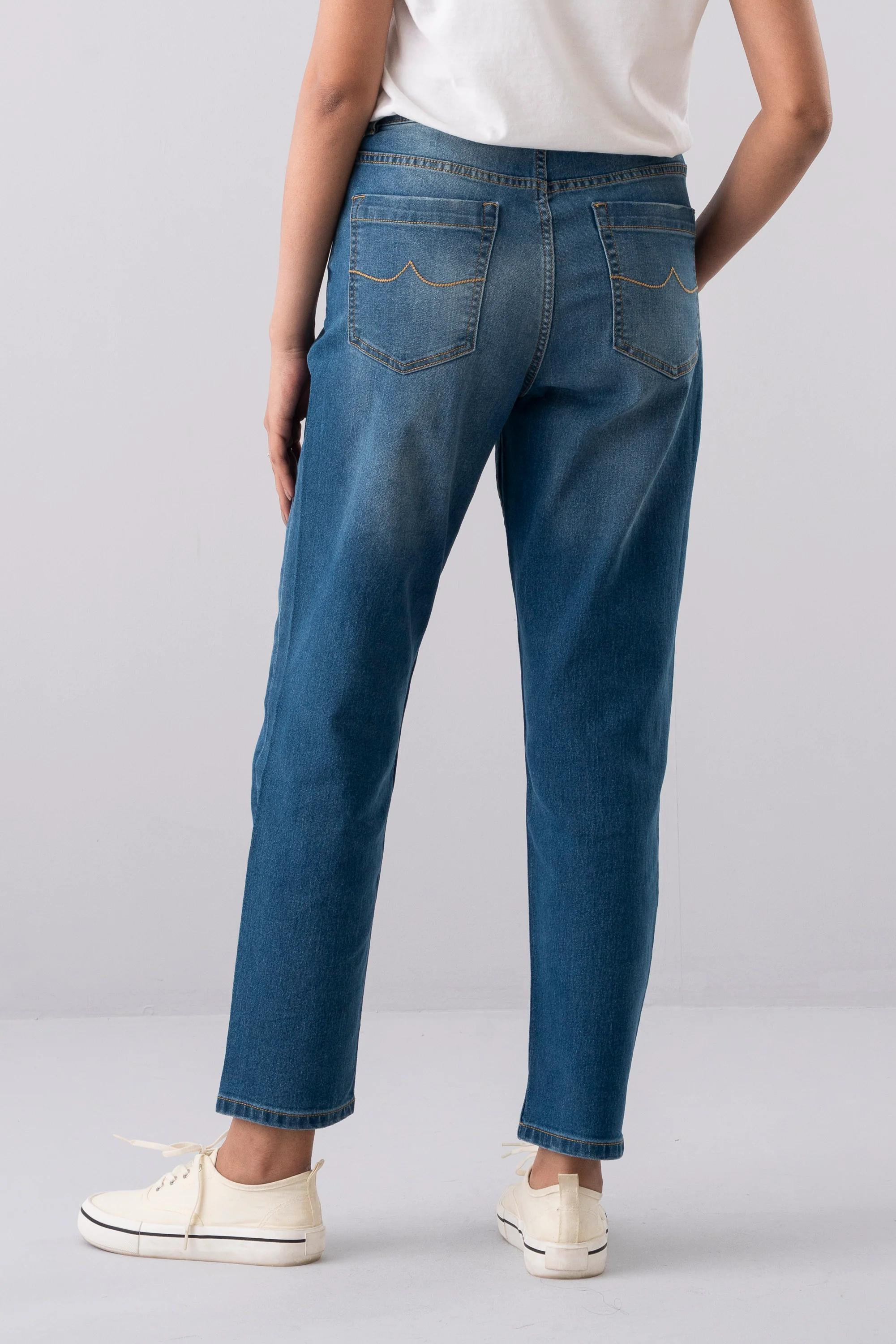 Boyfriend Fit Mid-Washed Denim - Image 4