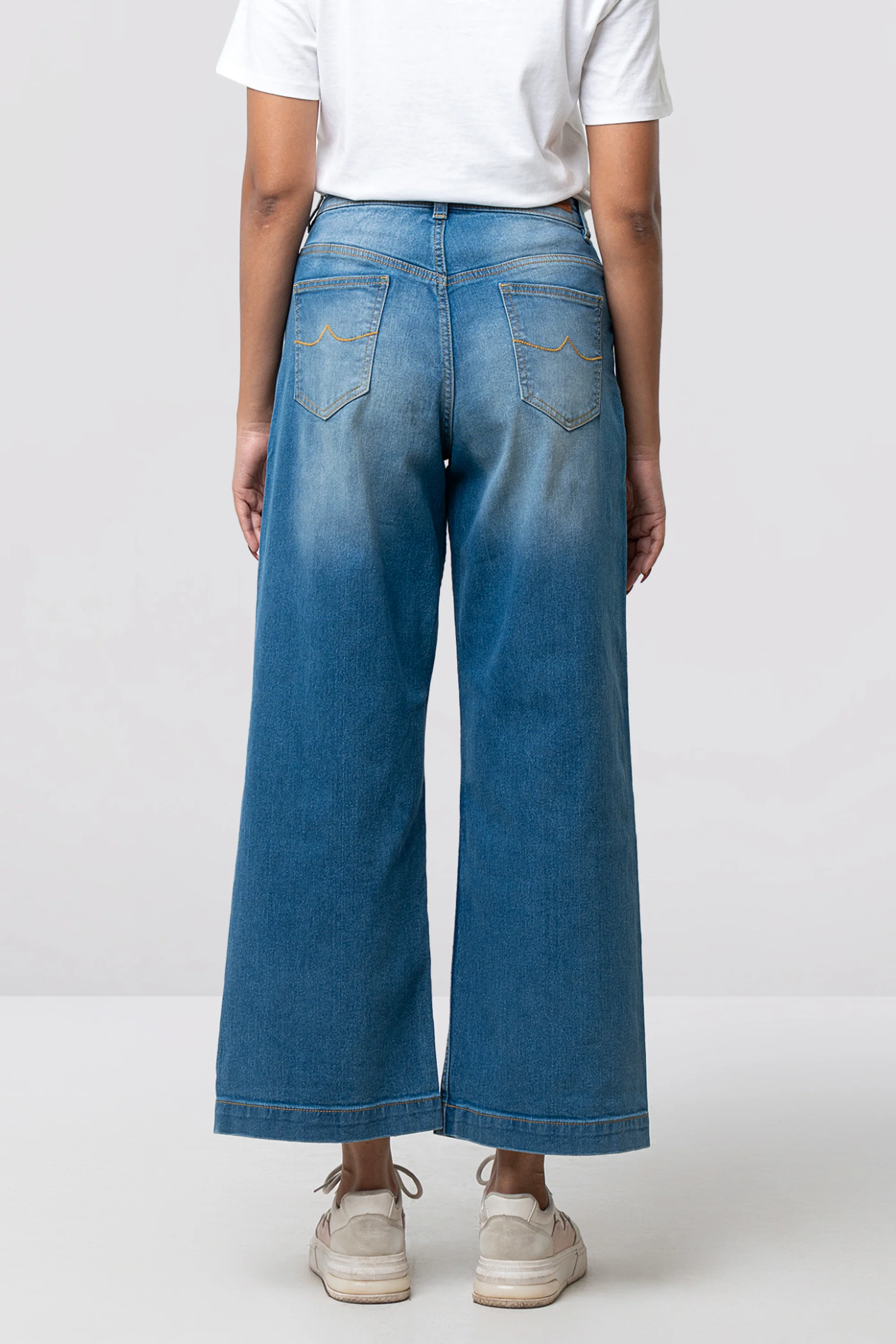 Wide Leg Mid-Washed Jeans - Image 4