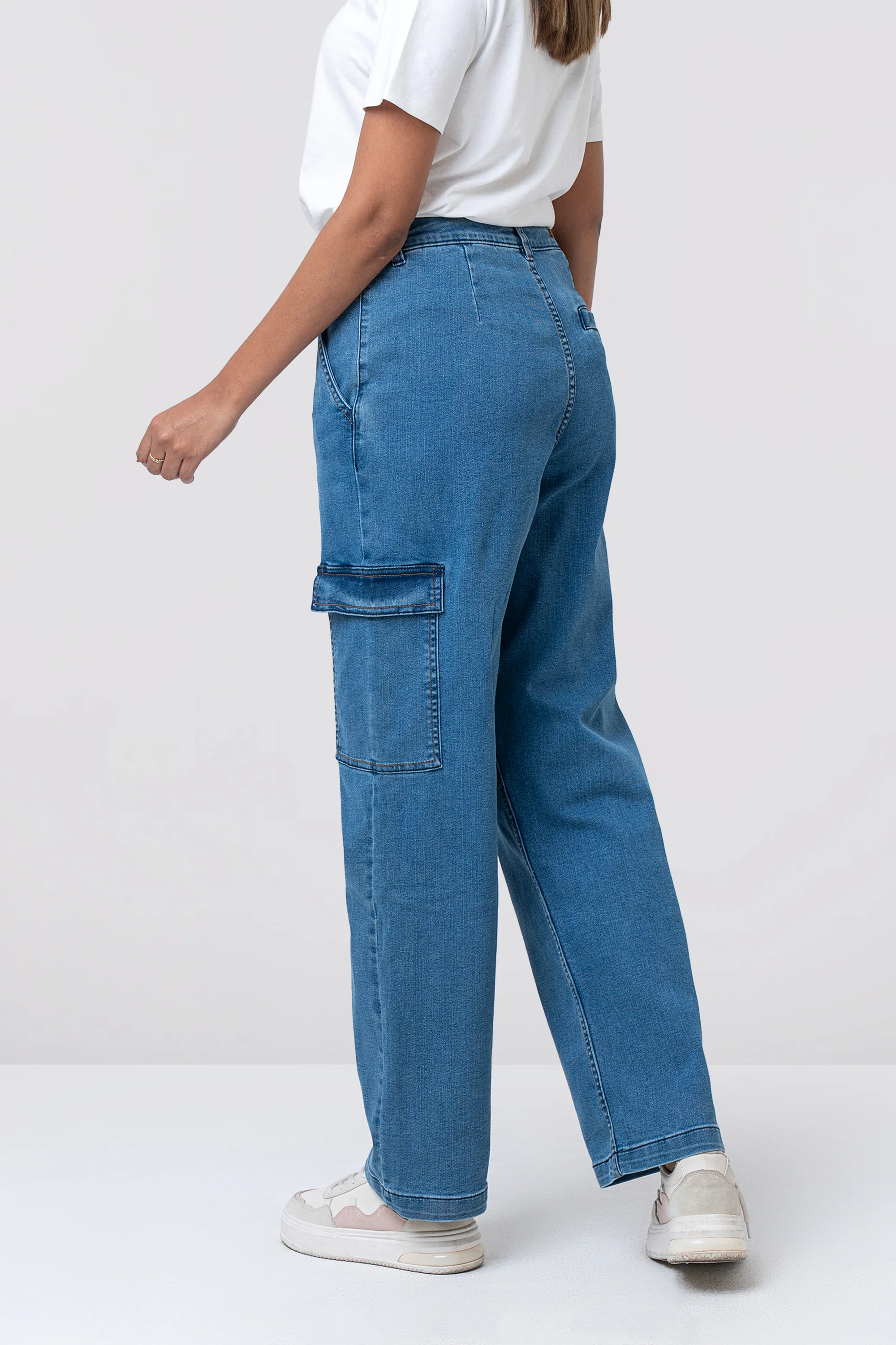 Wide-Leg High-Waist Denim - Image 4