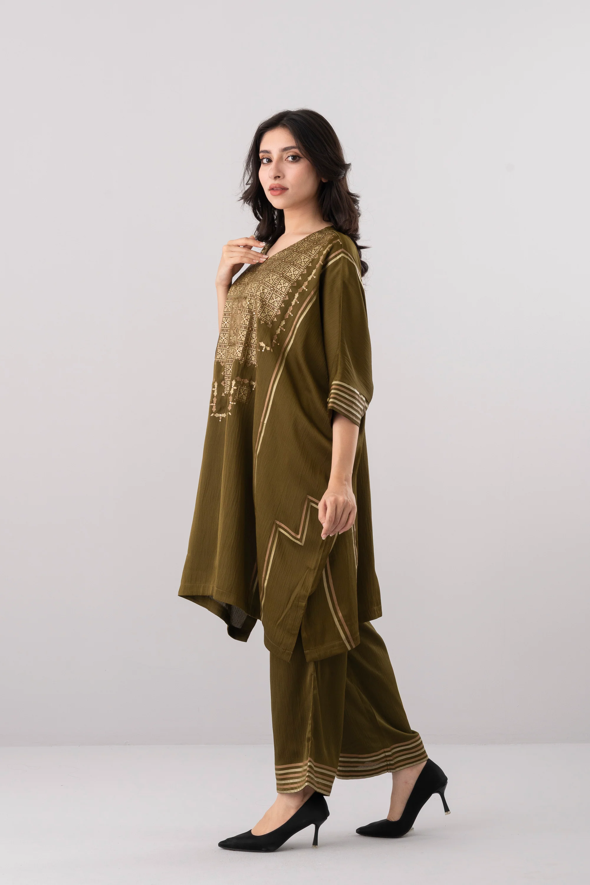 Relaxed Fit Two-Piece Ethnic Set - Image 10