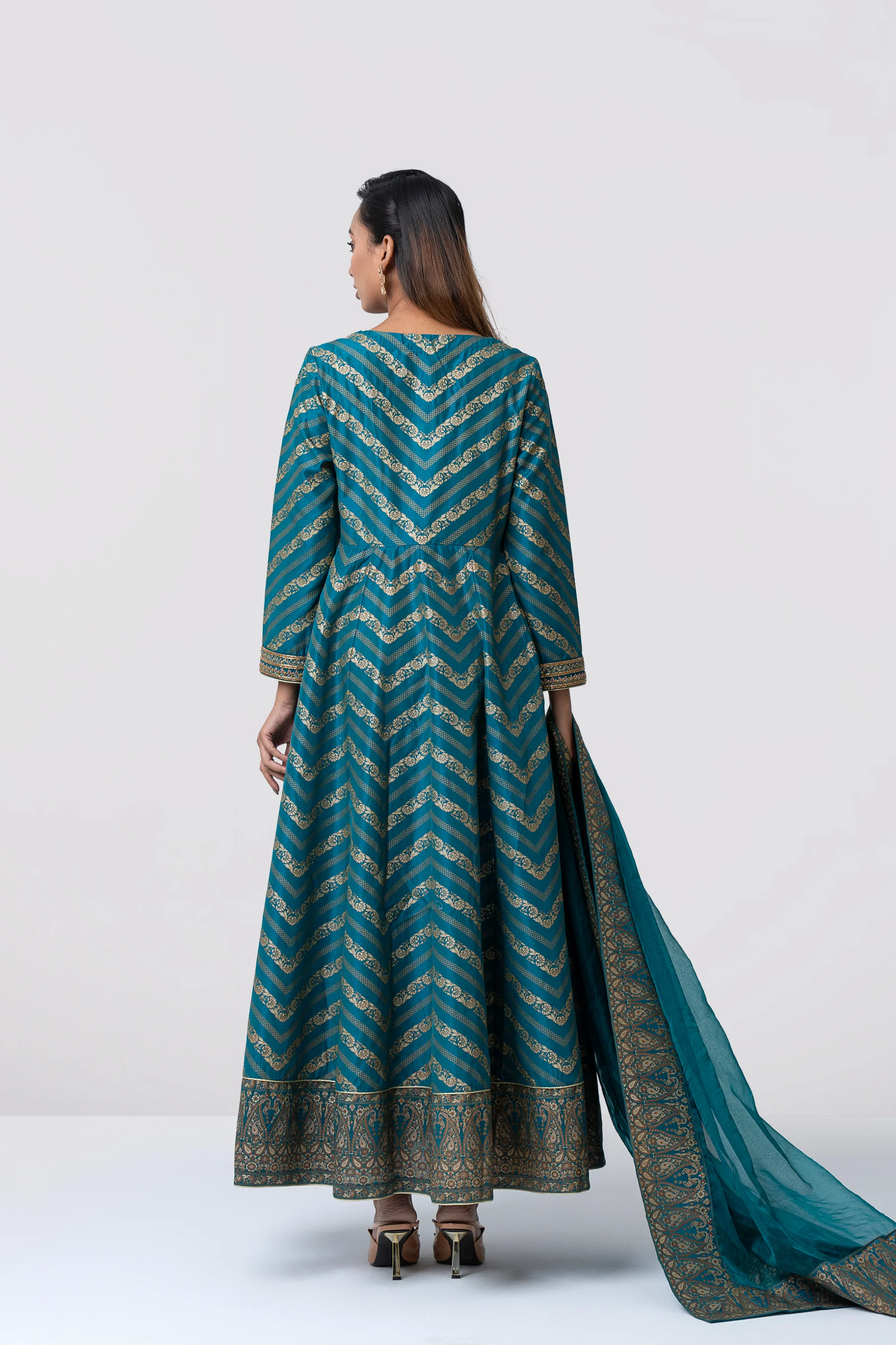 Smart Fit Embellished Two-Piece Formal Ethnic Set with Organza Dupatta - Image 4