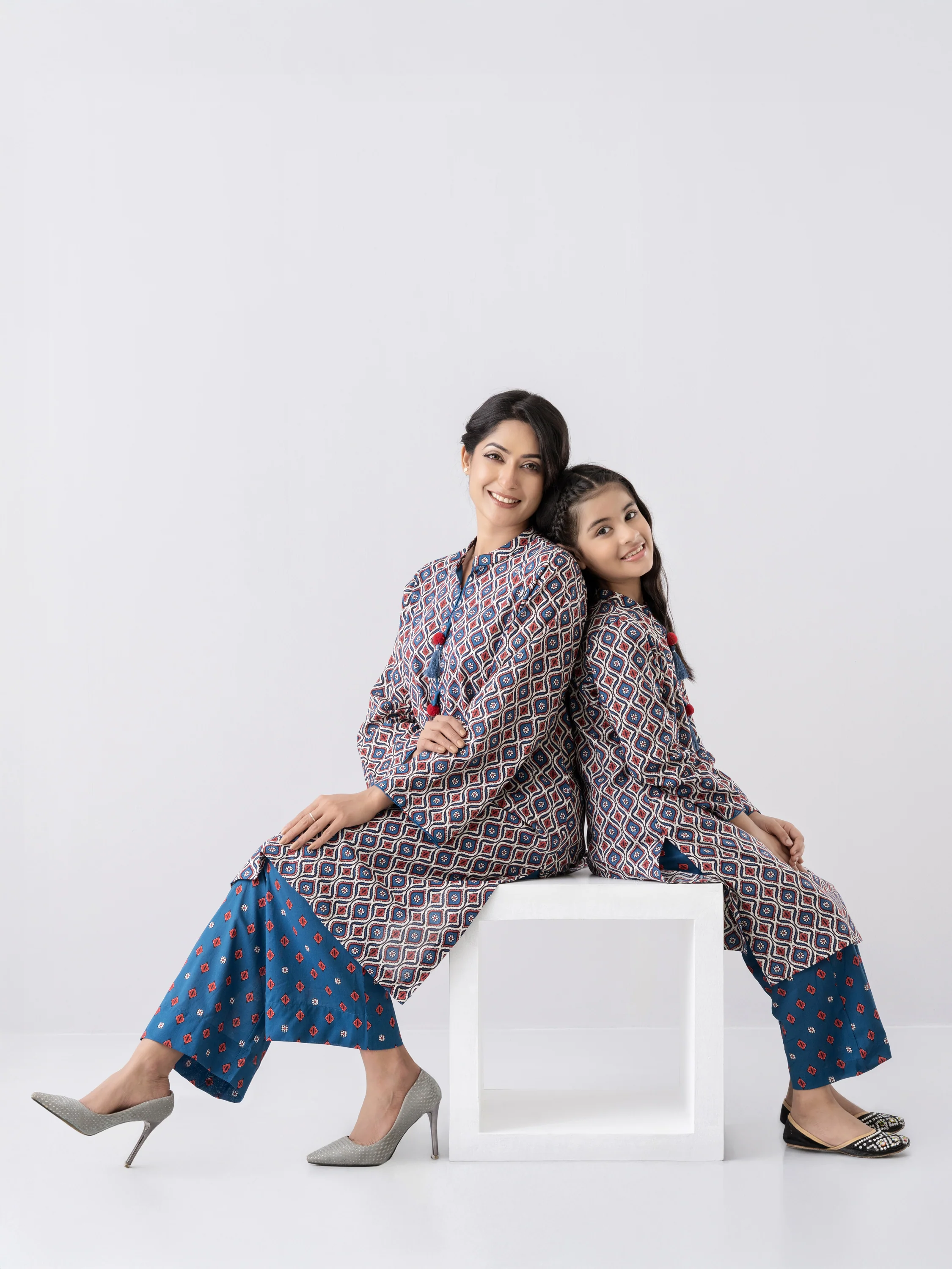 Relaxed Fit Printed Two-Piece Ethnic Set - Image 8