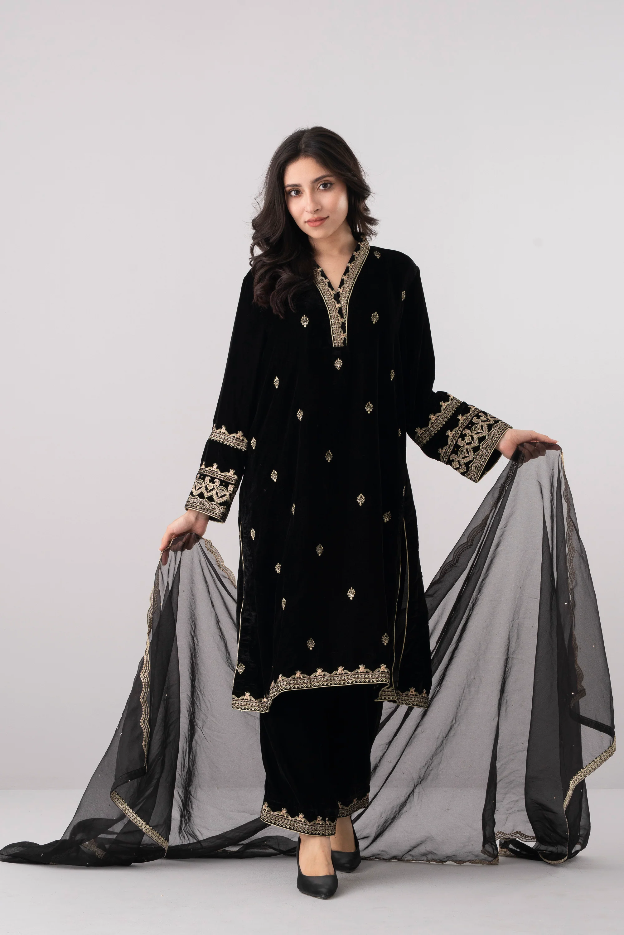 Smart Fit Embroidered Three-Piece Velvet Ethnic Set with Organza Dupatta - Image 7