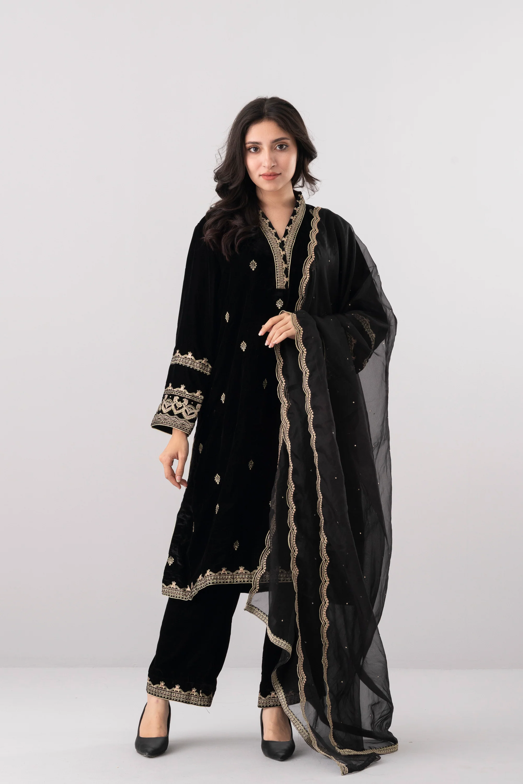Smart Fit Embroidered Three-Piece Velvet Ethnic Set with Organza Dupatta - Image 8