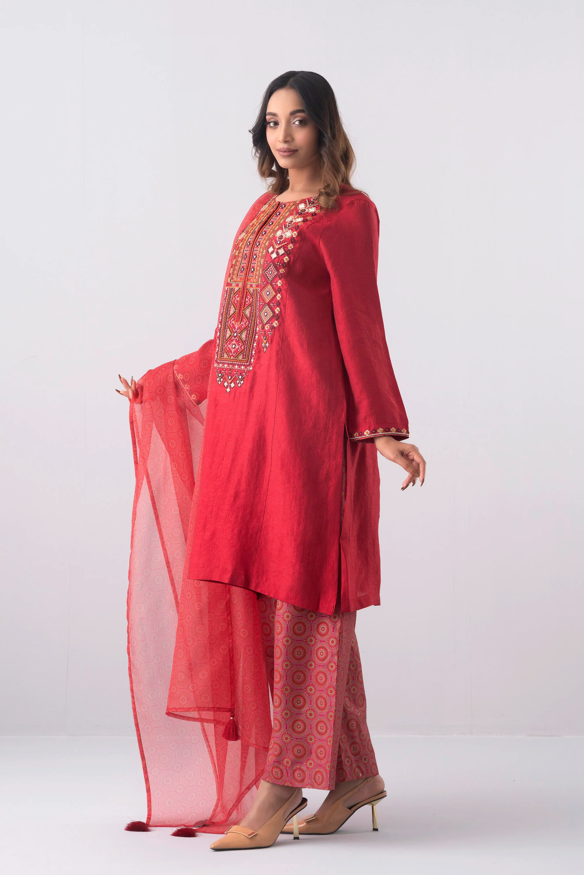 Smart Fit Embroidered Three-Piece Ethnic Set with Organza Dupatta - Image 3