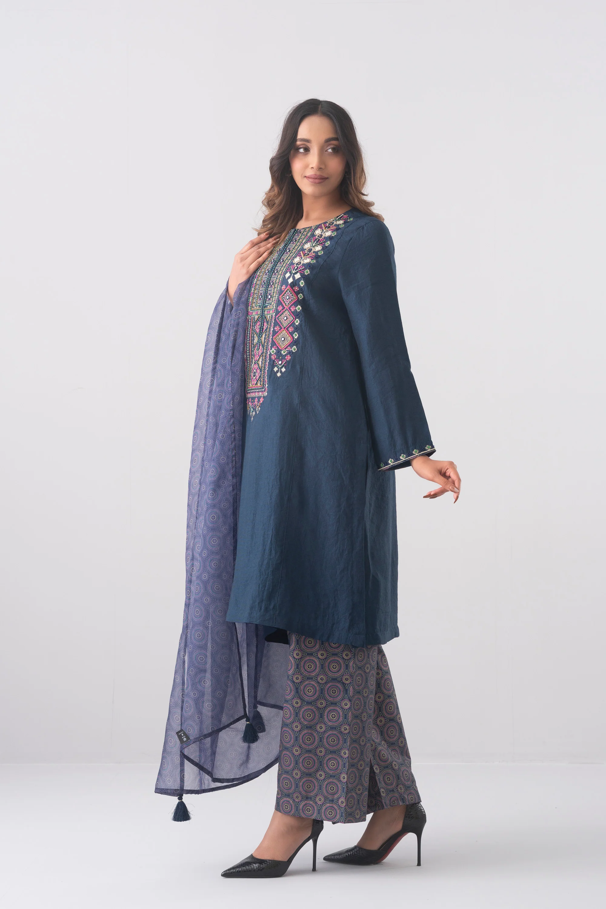 Smart Fit Embroidered Three-Piece Ethnic Set with Organza Dupatta - Image 9