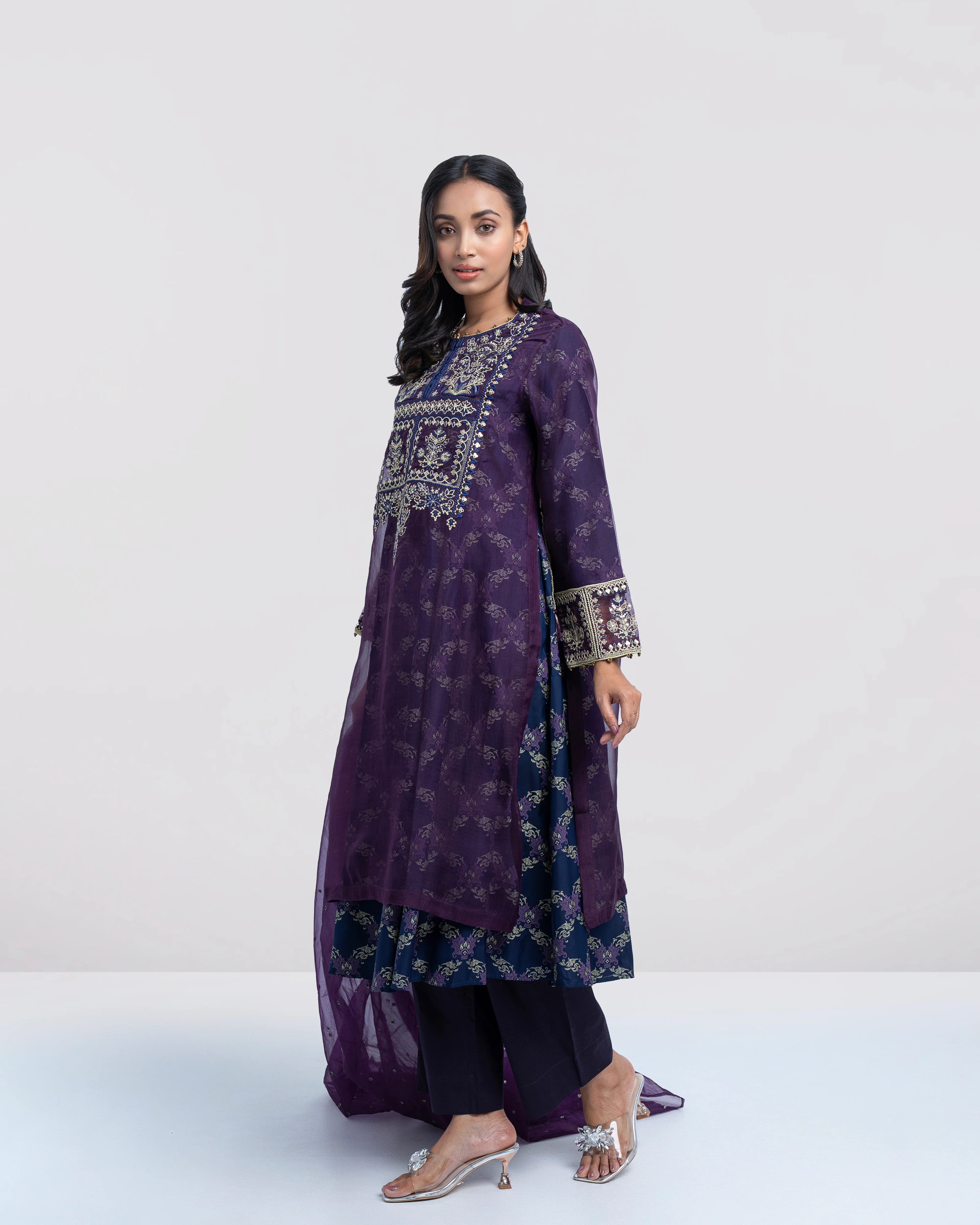 Smart Fit Embroidered Muslin Three-Piece Formal Ethnic Set with Organza Dupatta - Image 3