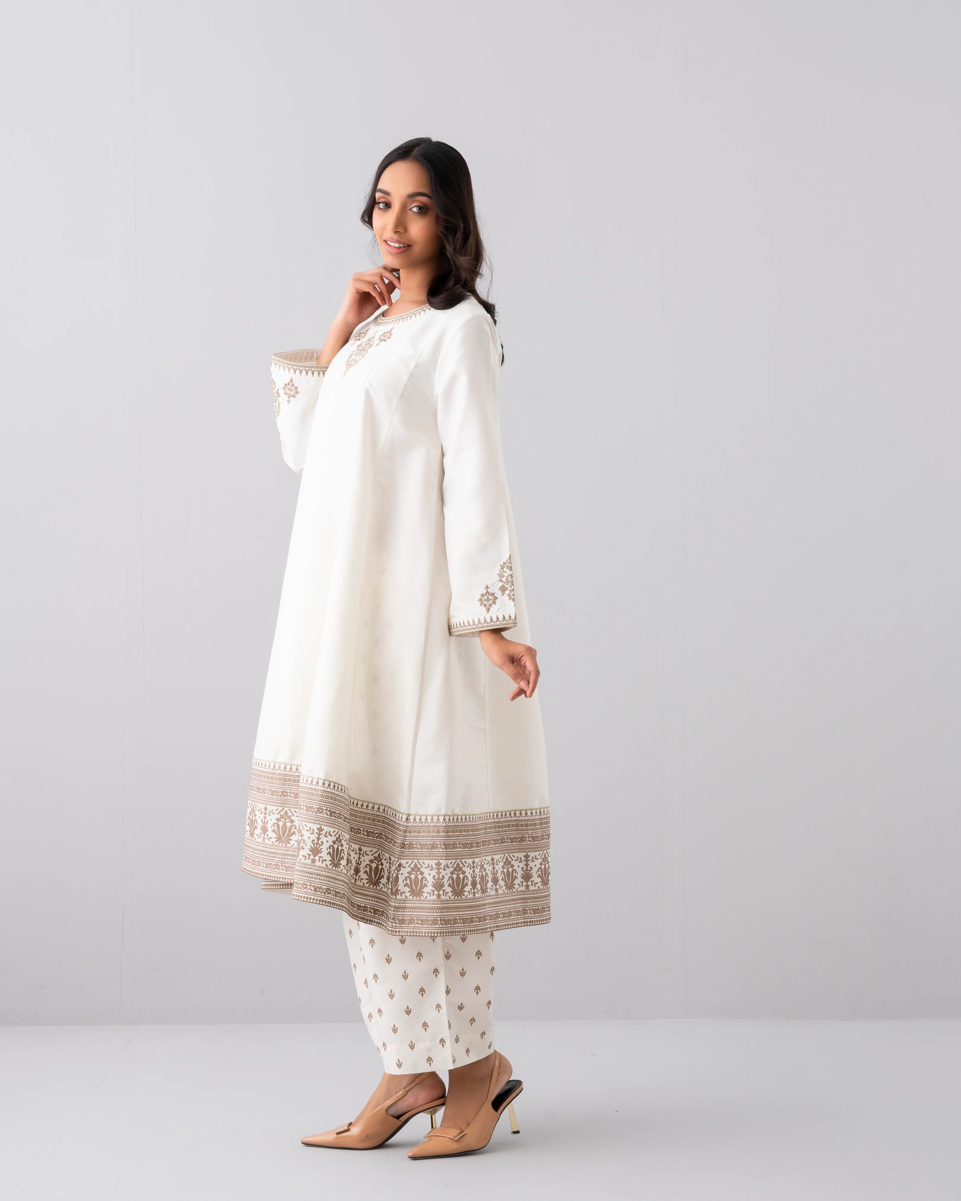 Smart Fit Embroidered Three-Piece Semi-Formal Ethnic Set with Organza Dupatta - Image 3