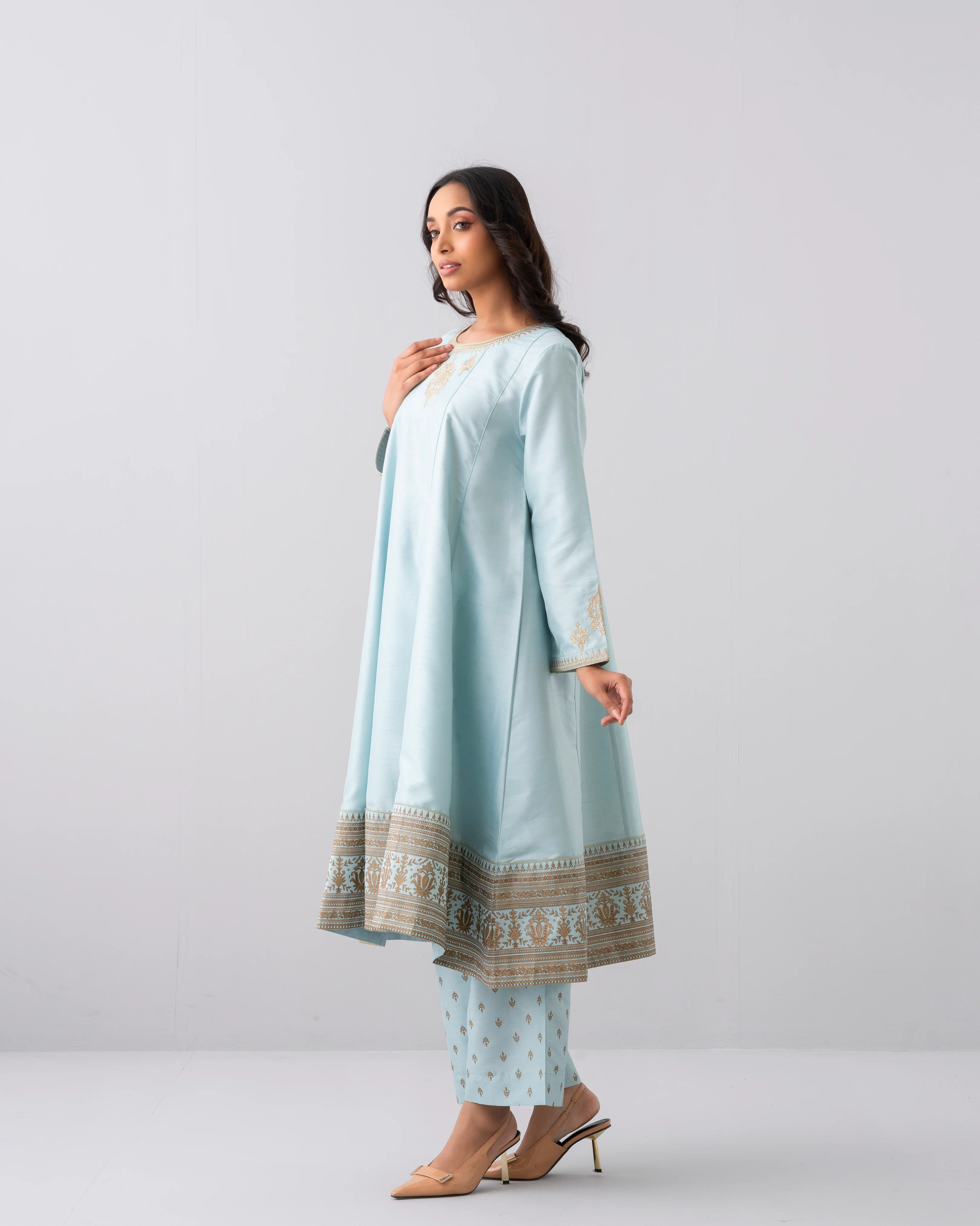 Smart Fit Embroidered Three-Piece Semi-Formal Ethnic Set with Organza Dupatta - Image 9