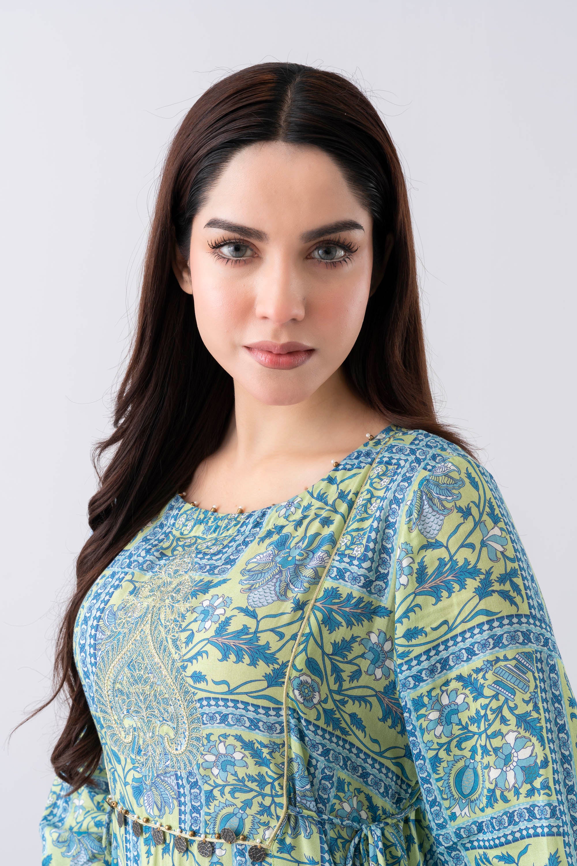 Relaxed Fit Embroidered Ethnic Kurta - Image 11