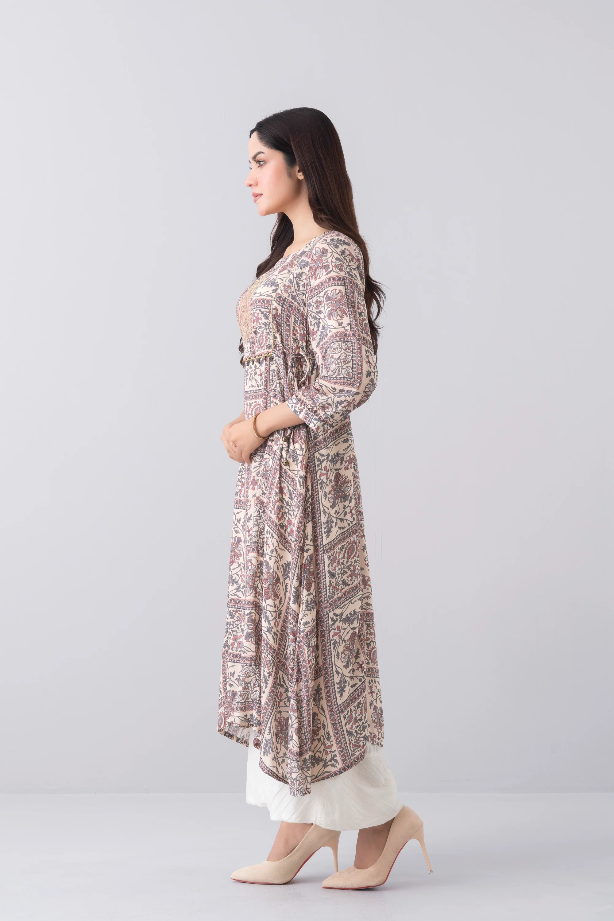 Relaxed Fit Embroidered Ethnic Kurta - Image 15