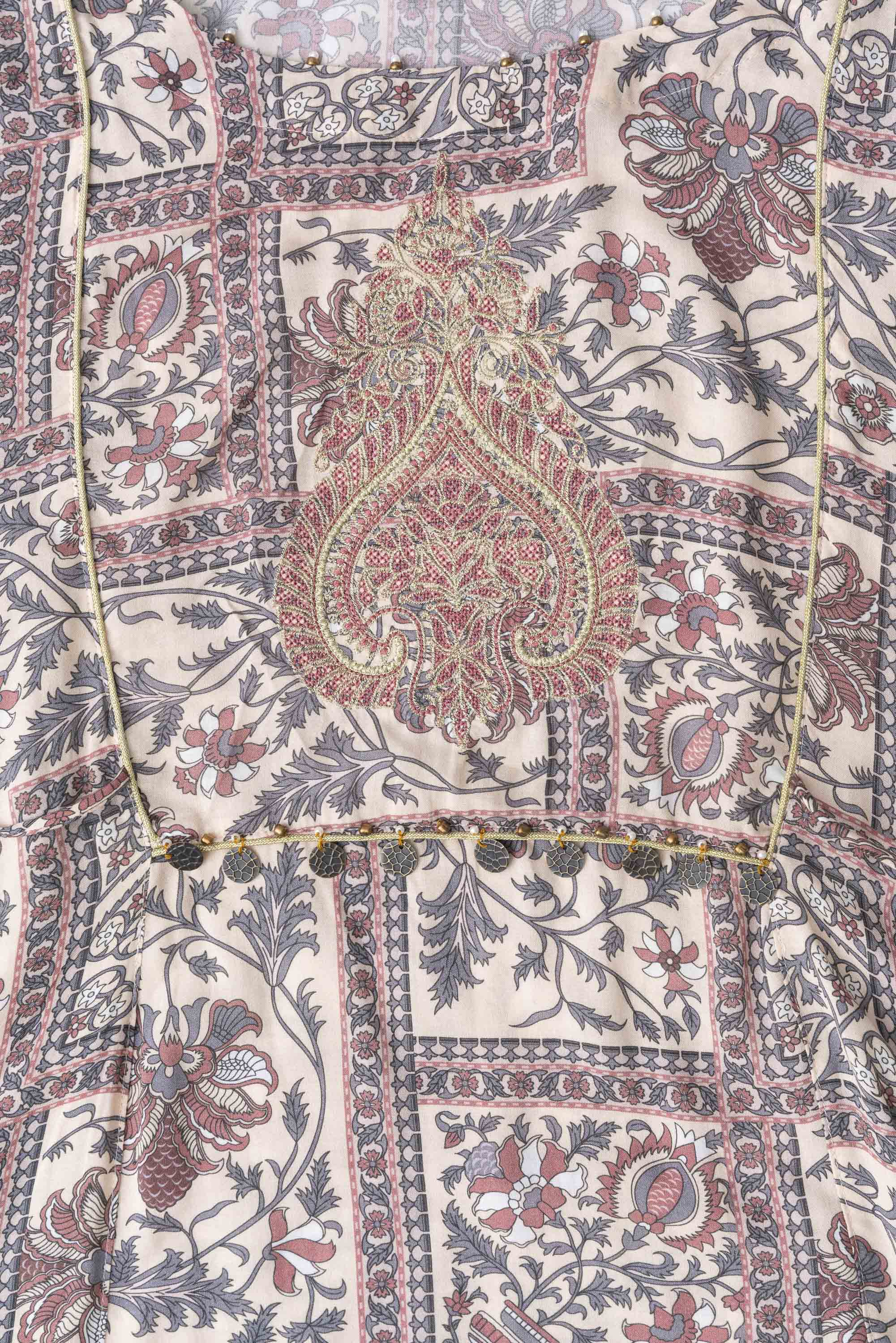 Relaxed Fit Embroidered Ethnic Kurta - Image 18