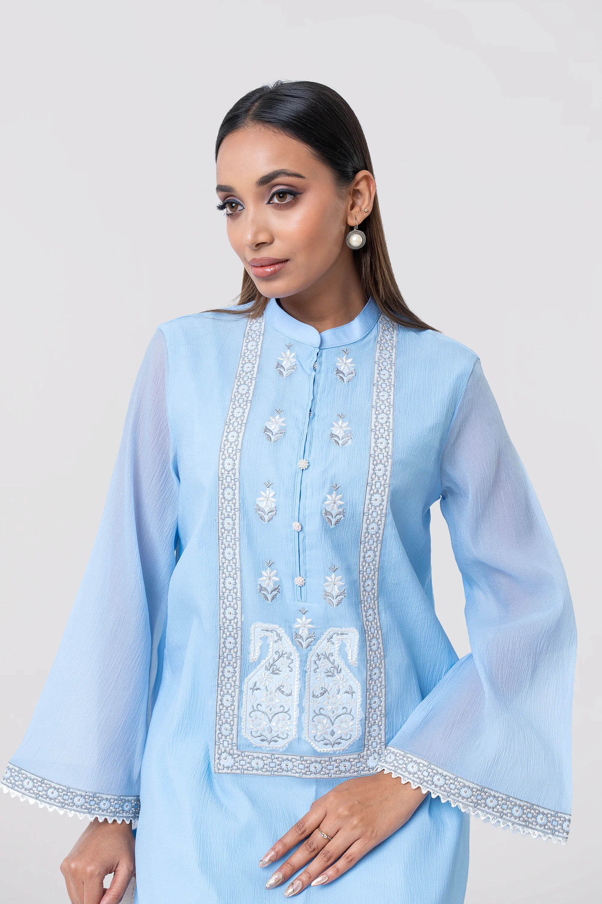 Relaxed Fit Embroidered Formal Ethnic Kurta - Image 2