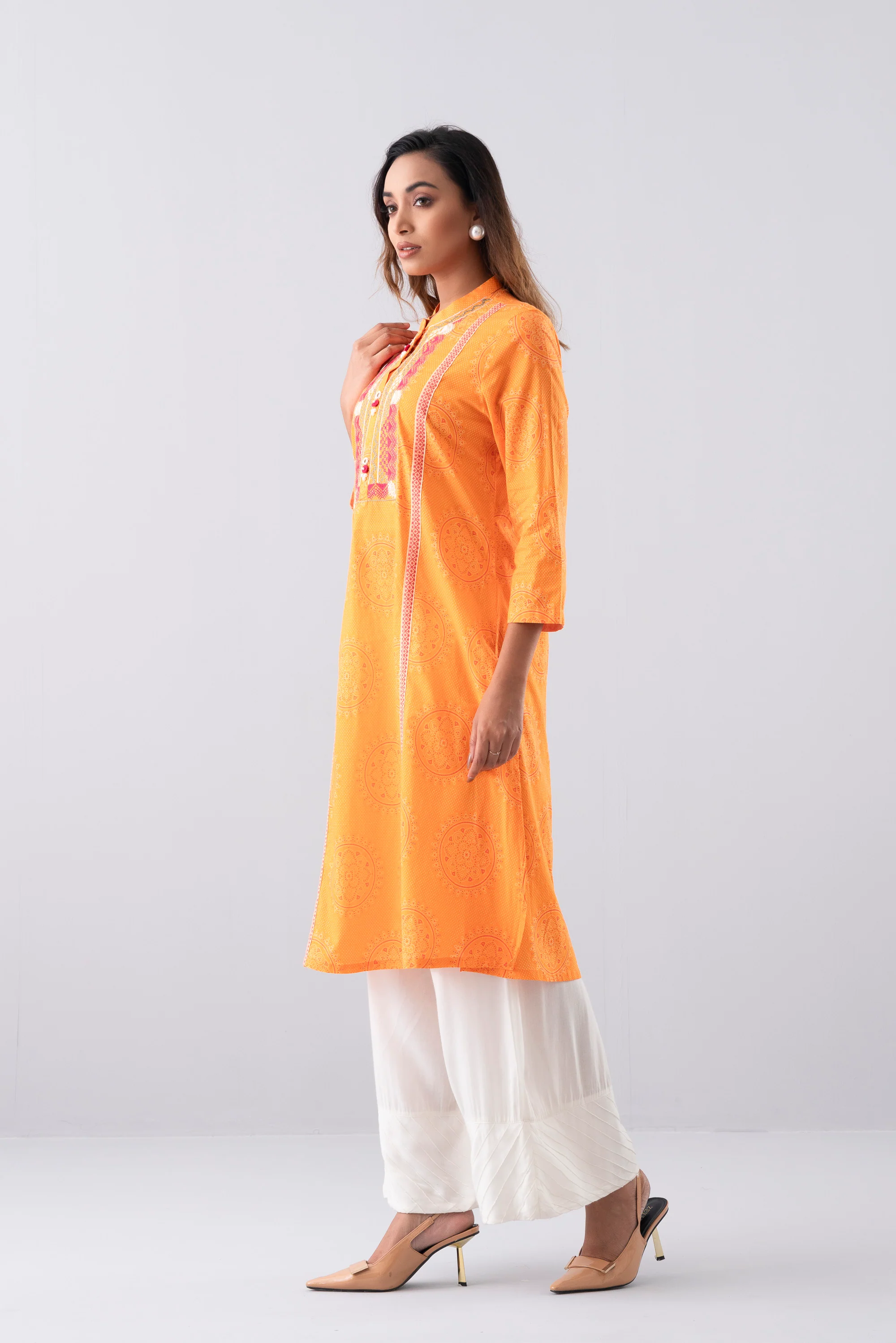 Relaxed Fit Printed Ethnic Kurta - Image 9
