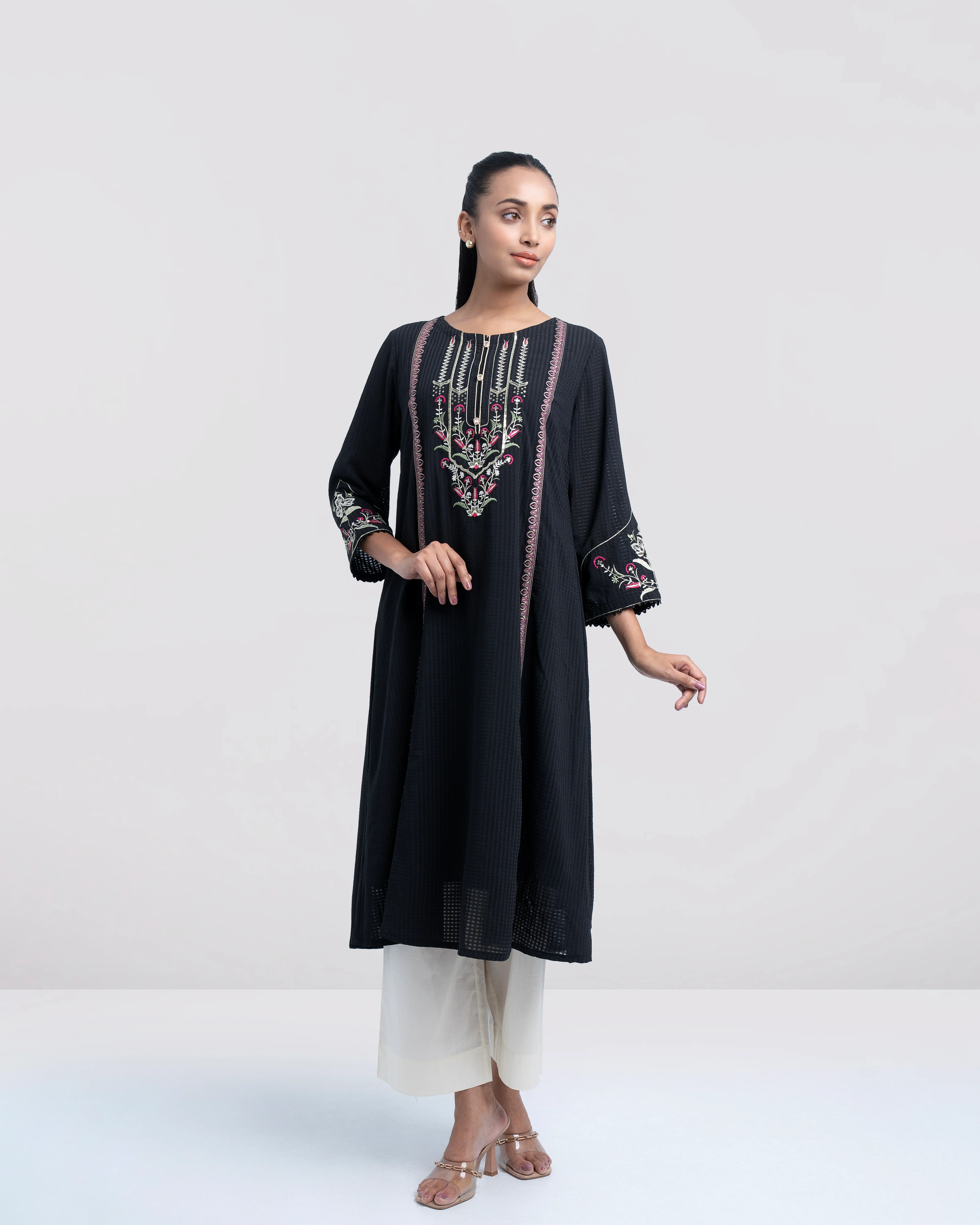 Relaxed Fit Ethnic Kurta - Image 3