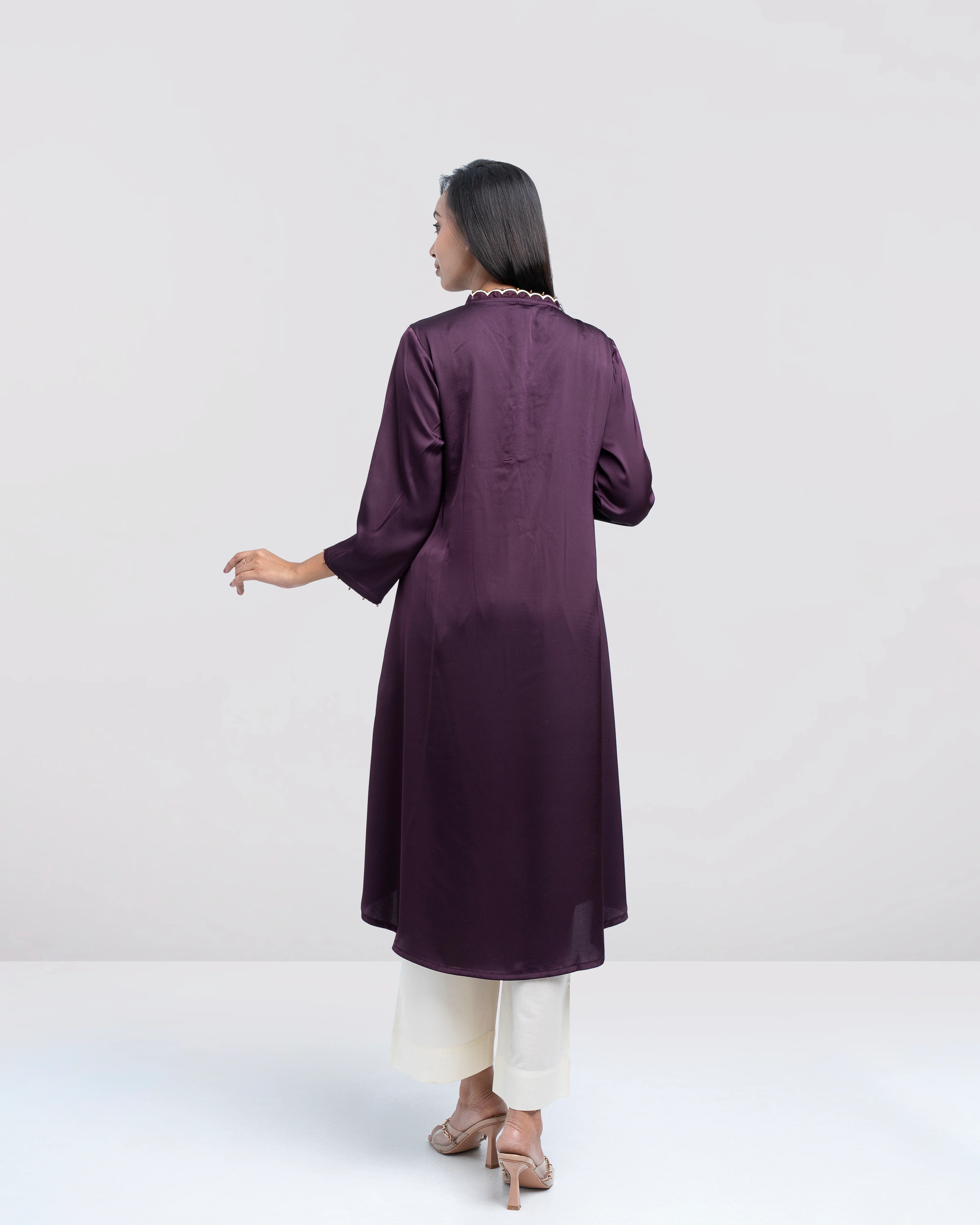 Smart Fit Scallop-Embroidered Satin Ethnic Kurta - Image 4