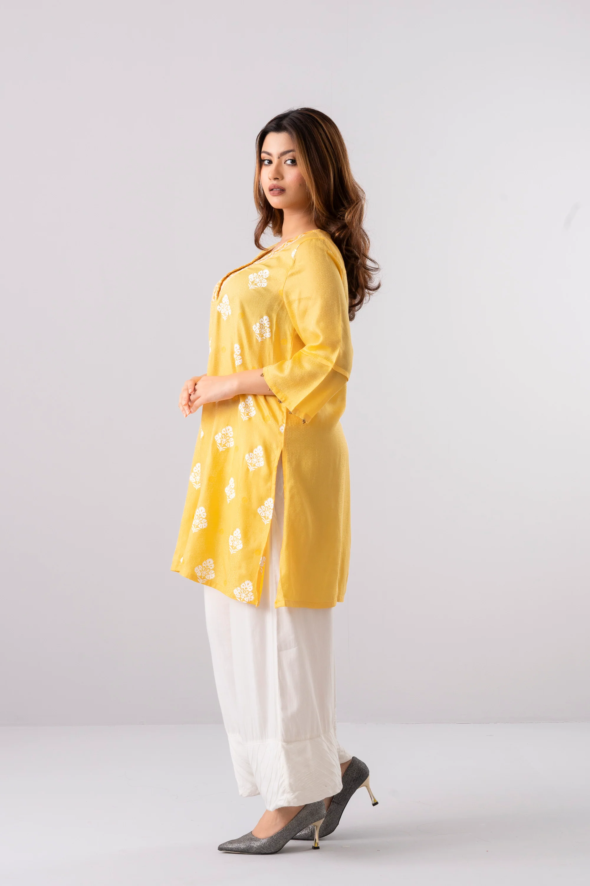 Relaxed Fit Ethnic Kurti - Image 3