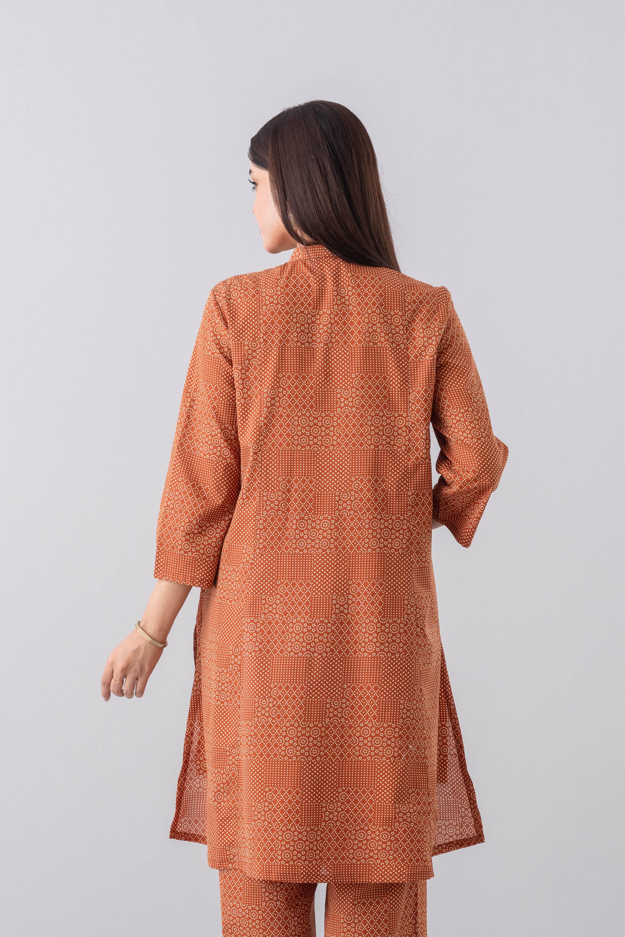 Relaxed Fit Embroidered Ethnic Kurti - Image 4