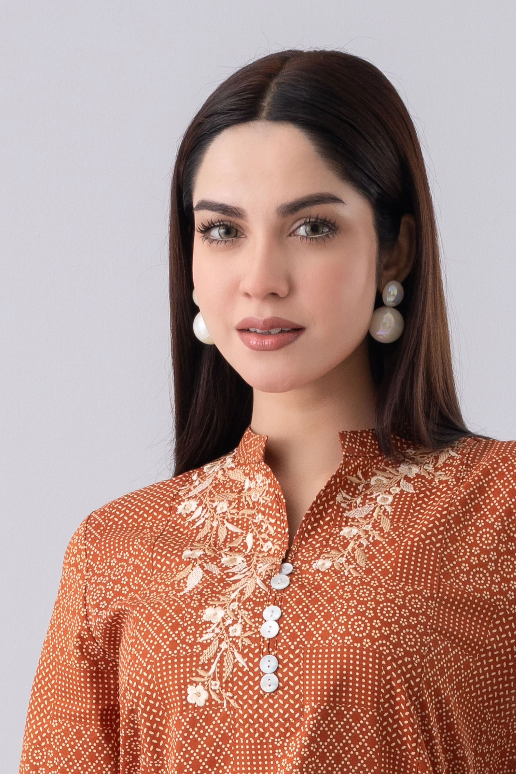 Relaxed Fit Embroidered Ethnic Kurti - Image 6