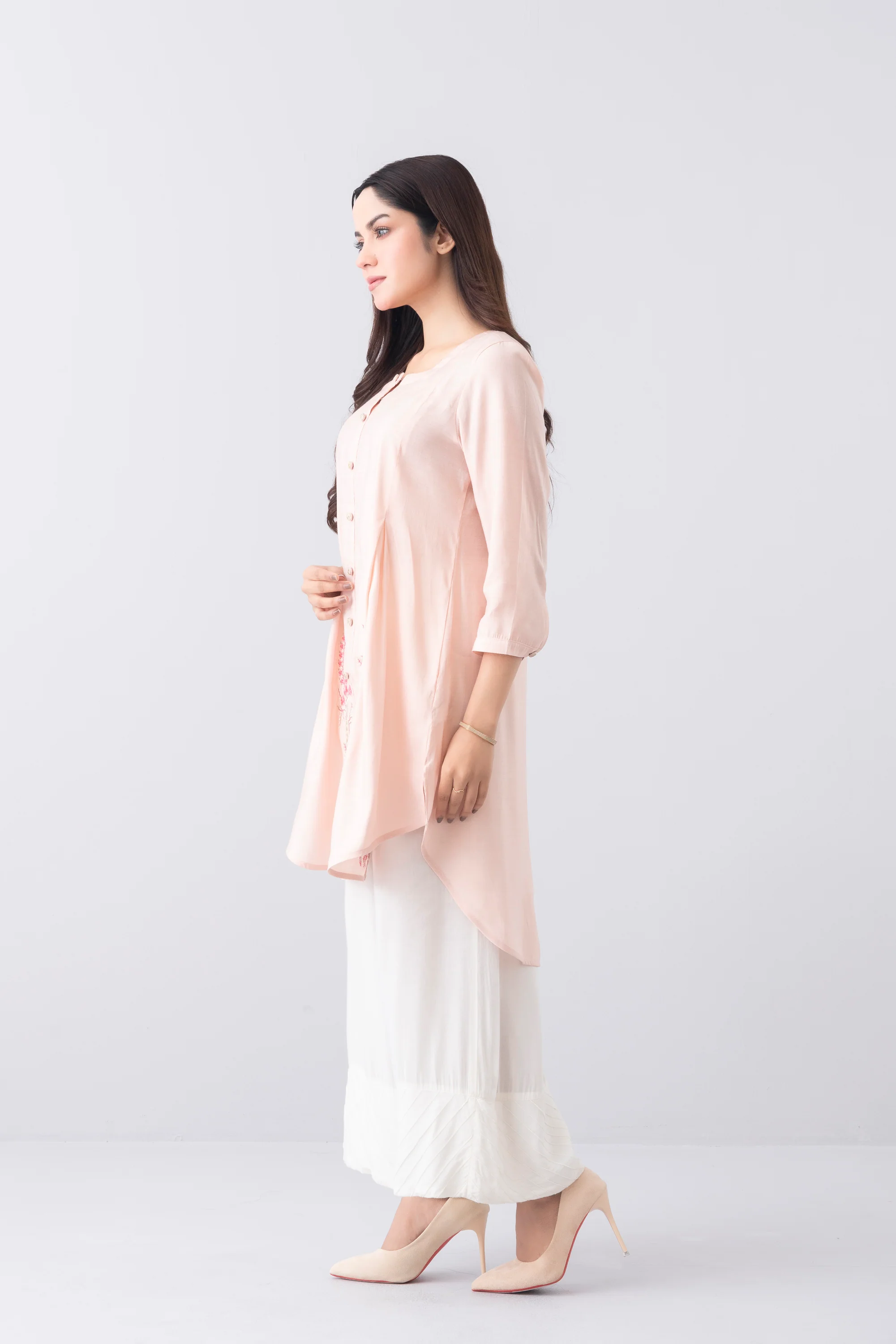 Relaxed Fit Embroidered Ethnic Kurti - Image 8