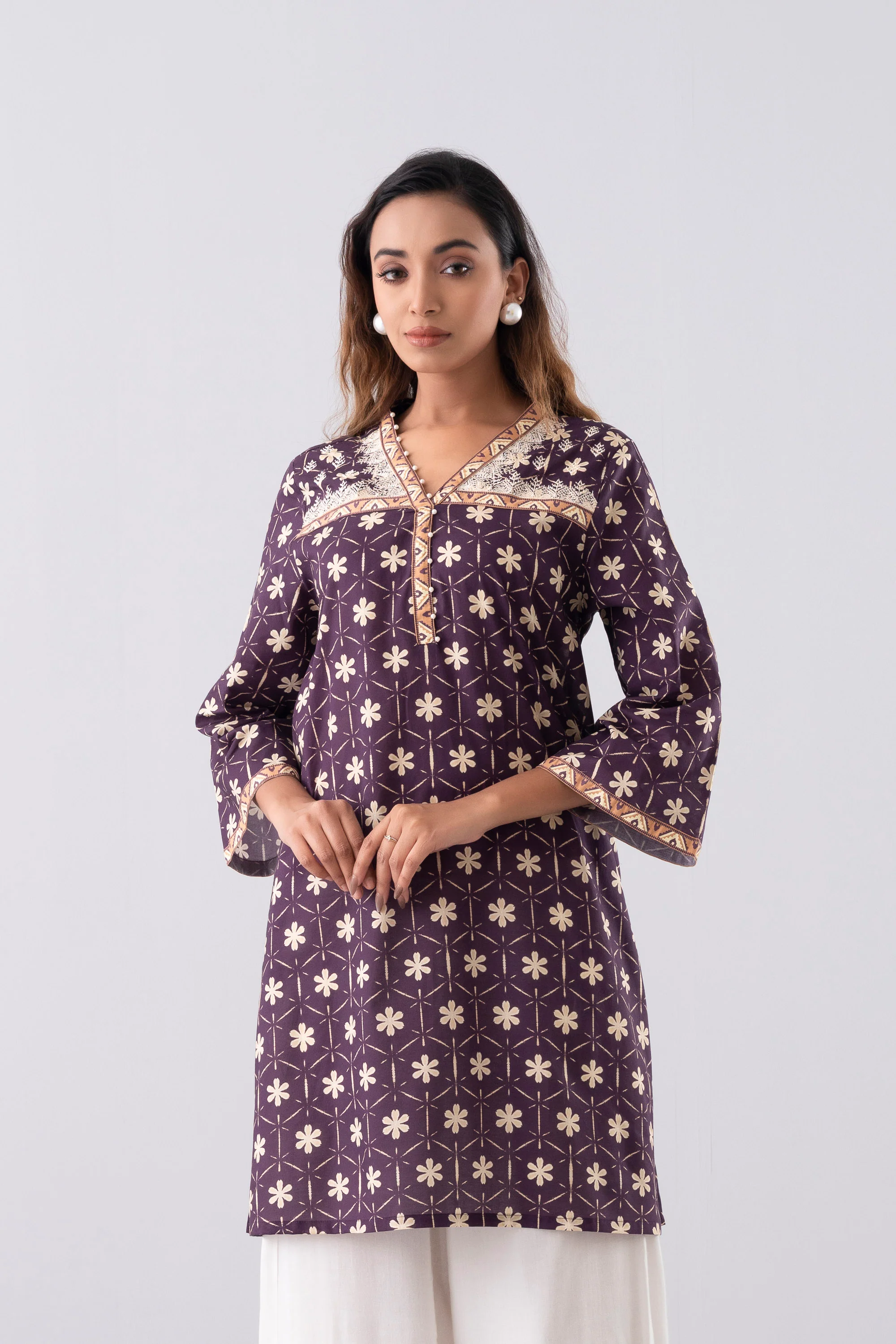 Relaxed Fit Embroidered Ethnic Kurti - Image 8