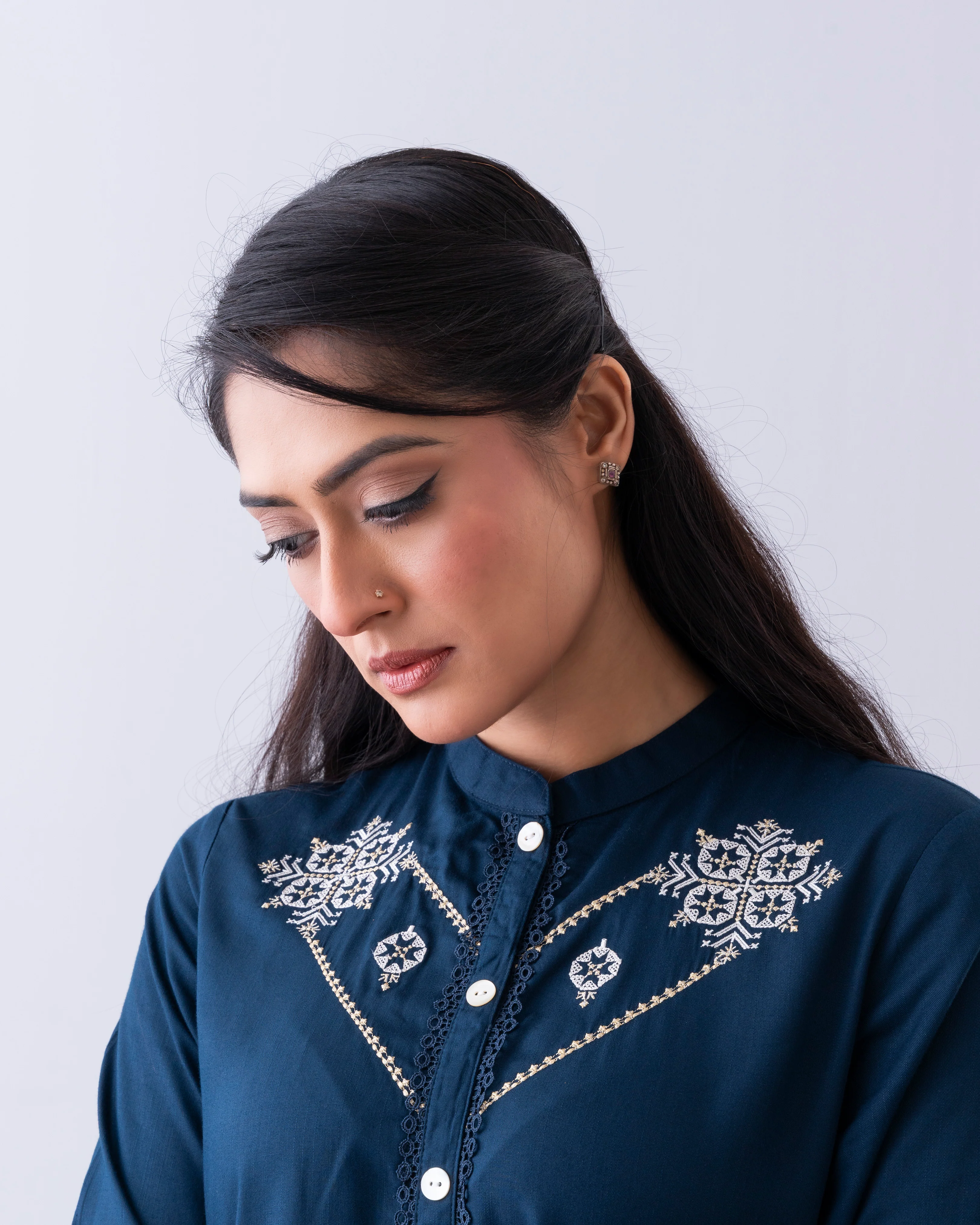 Relaxed Fit Embroidered Ethnic Kurti - Image 5