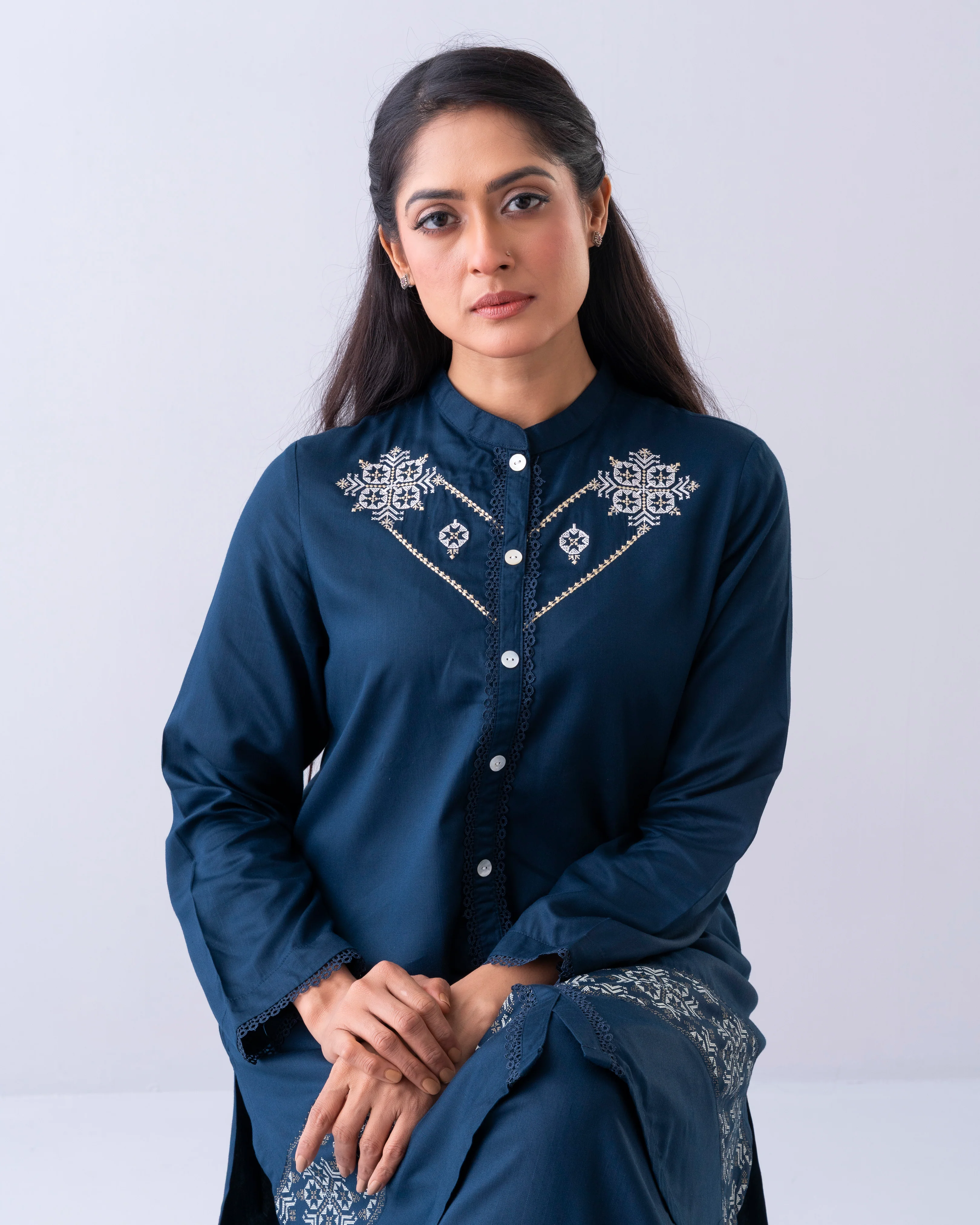 Relaxed Fit Embroidered Ethnic Kurti - Image 7