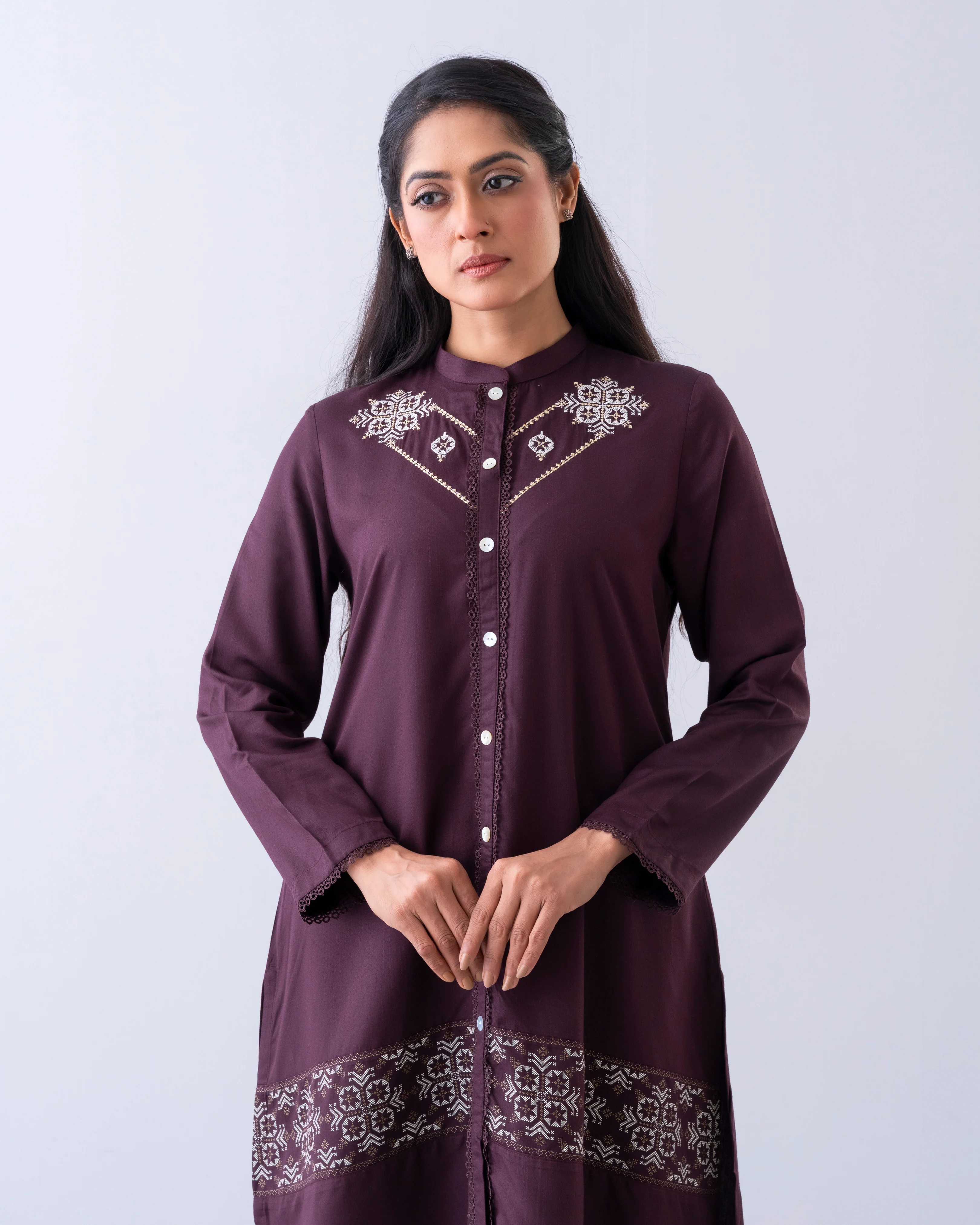 Relaxed Fit Embroidered Ethnic Kurti - Image 9