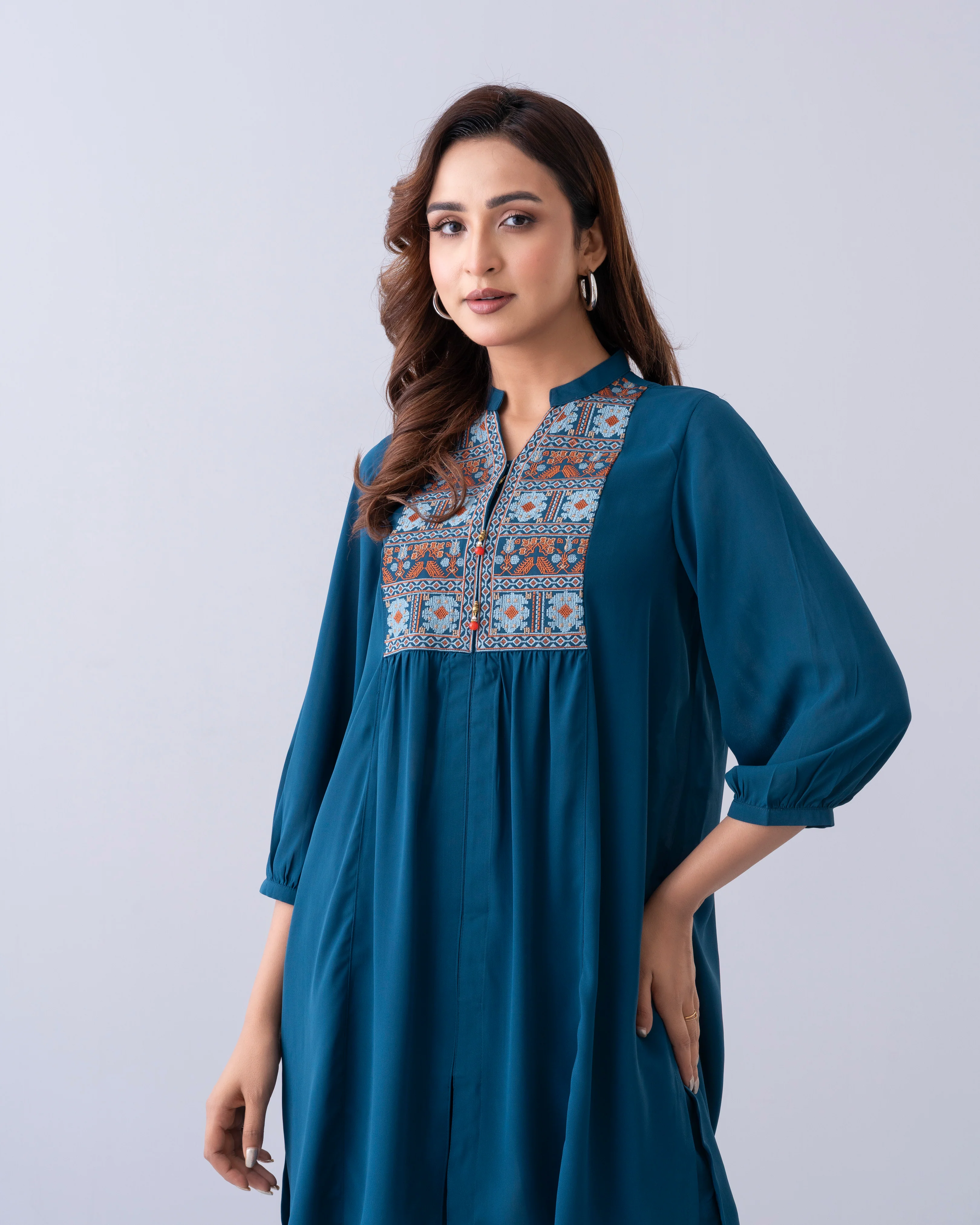 Relaxed Fit Embroidered Ethnic Kurti - Image 10