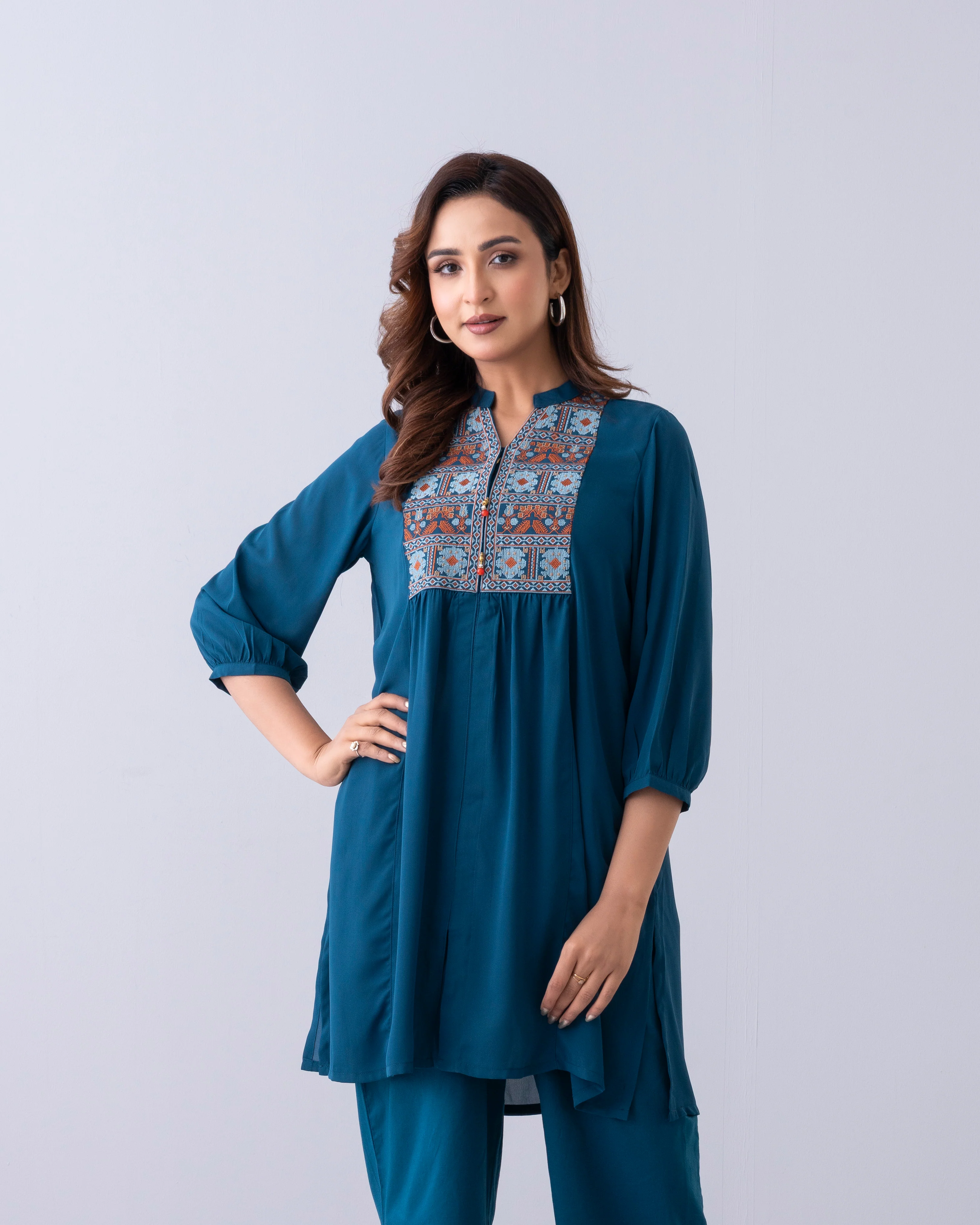 Relaxed Fit Embroidered Ethnic Kurti - Image 12