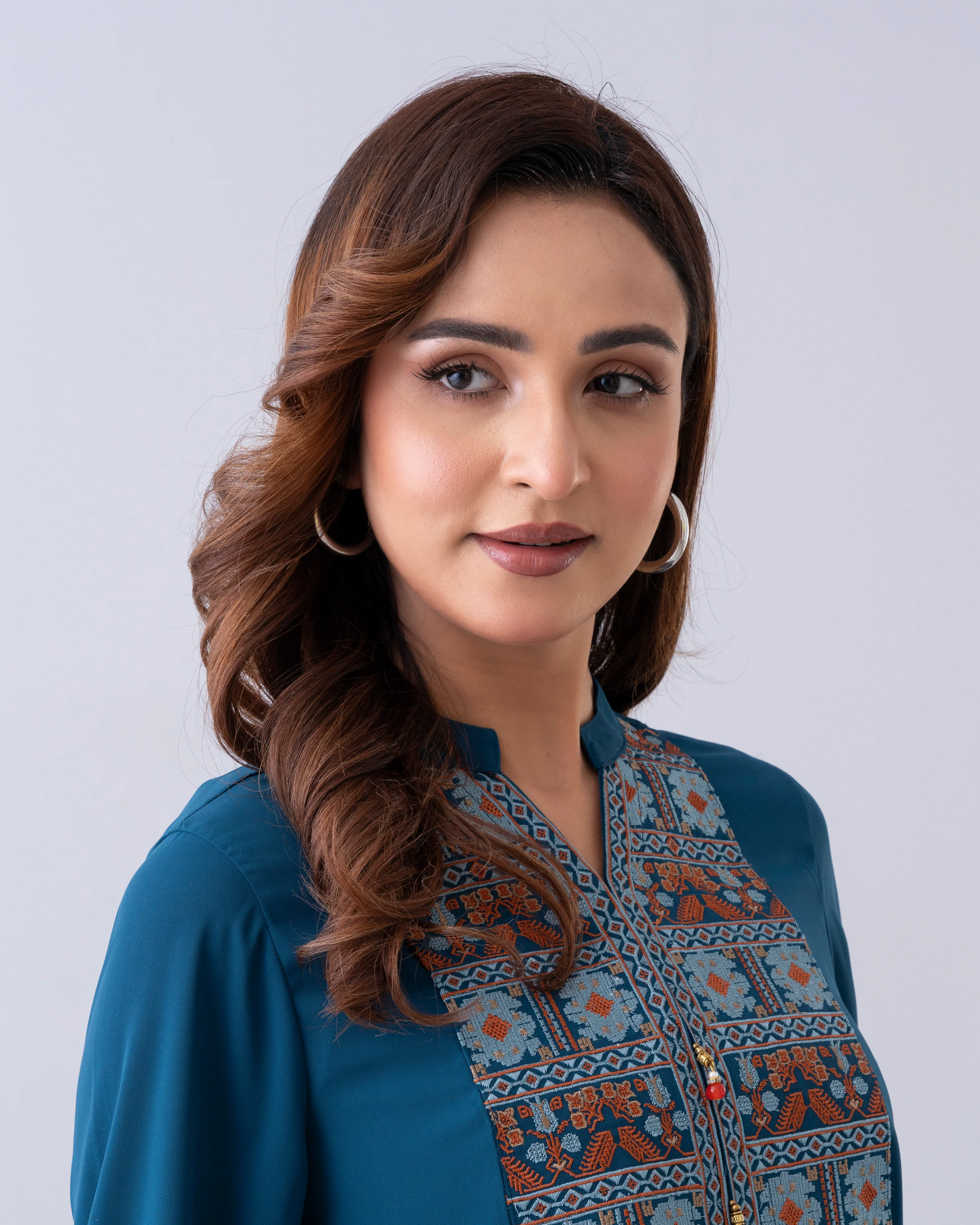 Relaxed Fit Embroidered Ethnic Kurti - Image 14