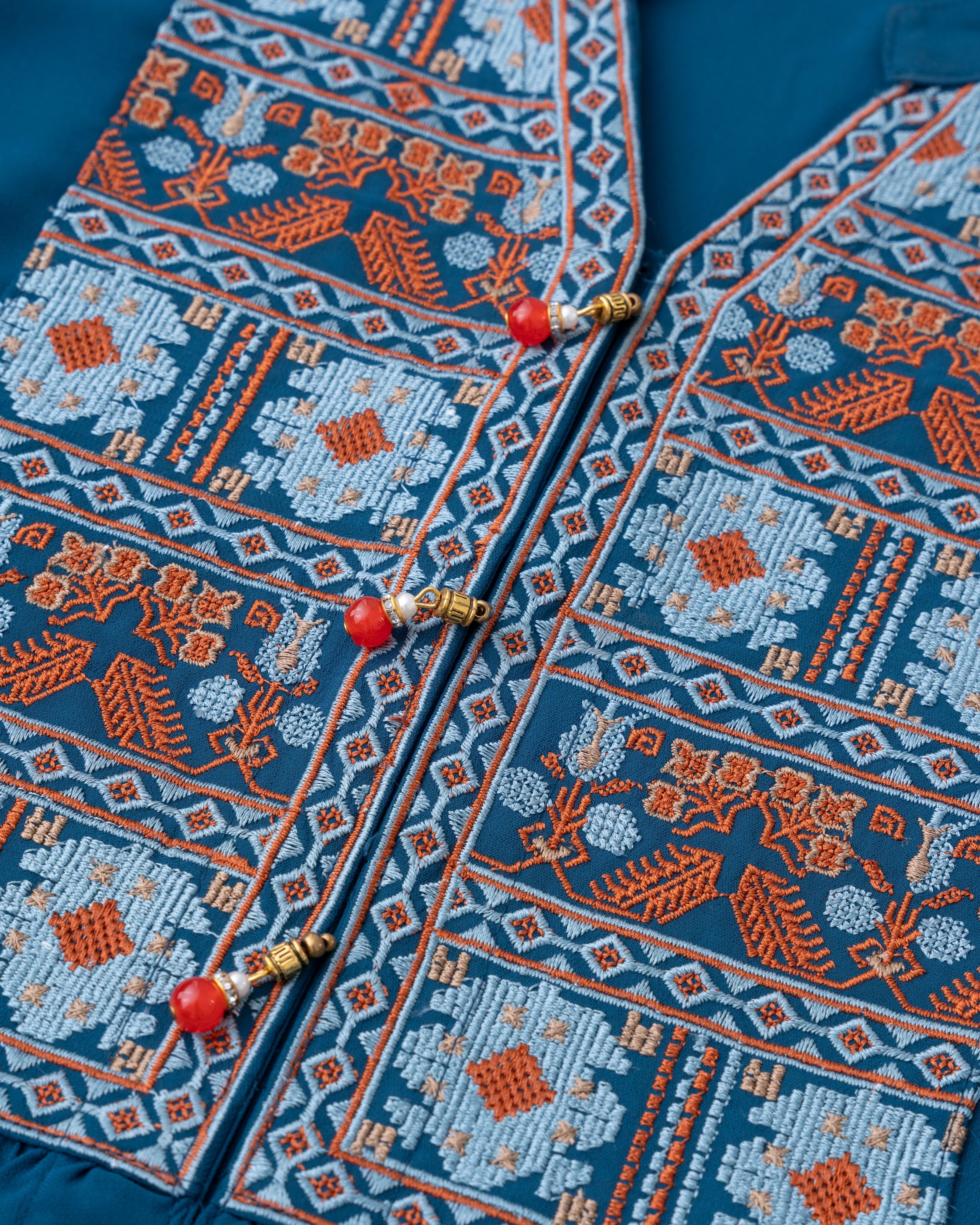 Relaxed Fit Embroidered Ethnic Kurti - Image 15