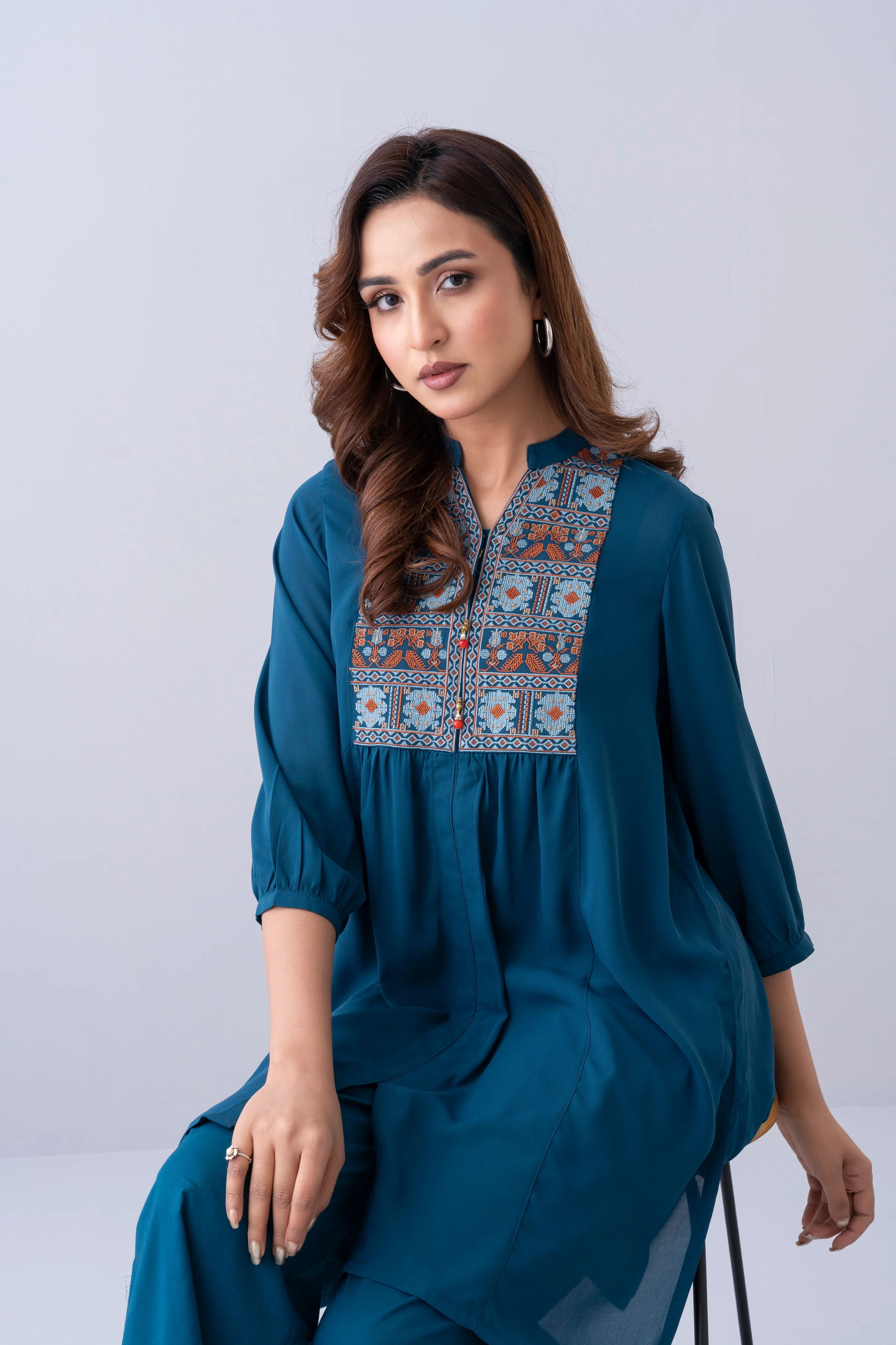 Relaxed Fit Embroidered Ethnic Kurti - Image 16