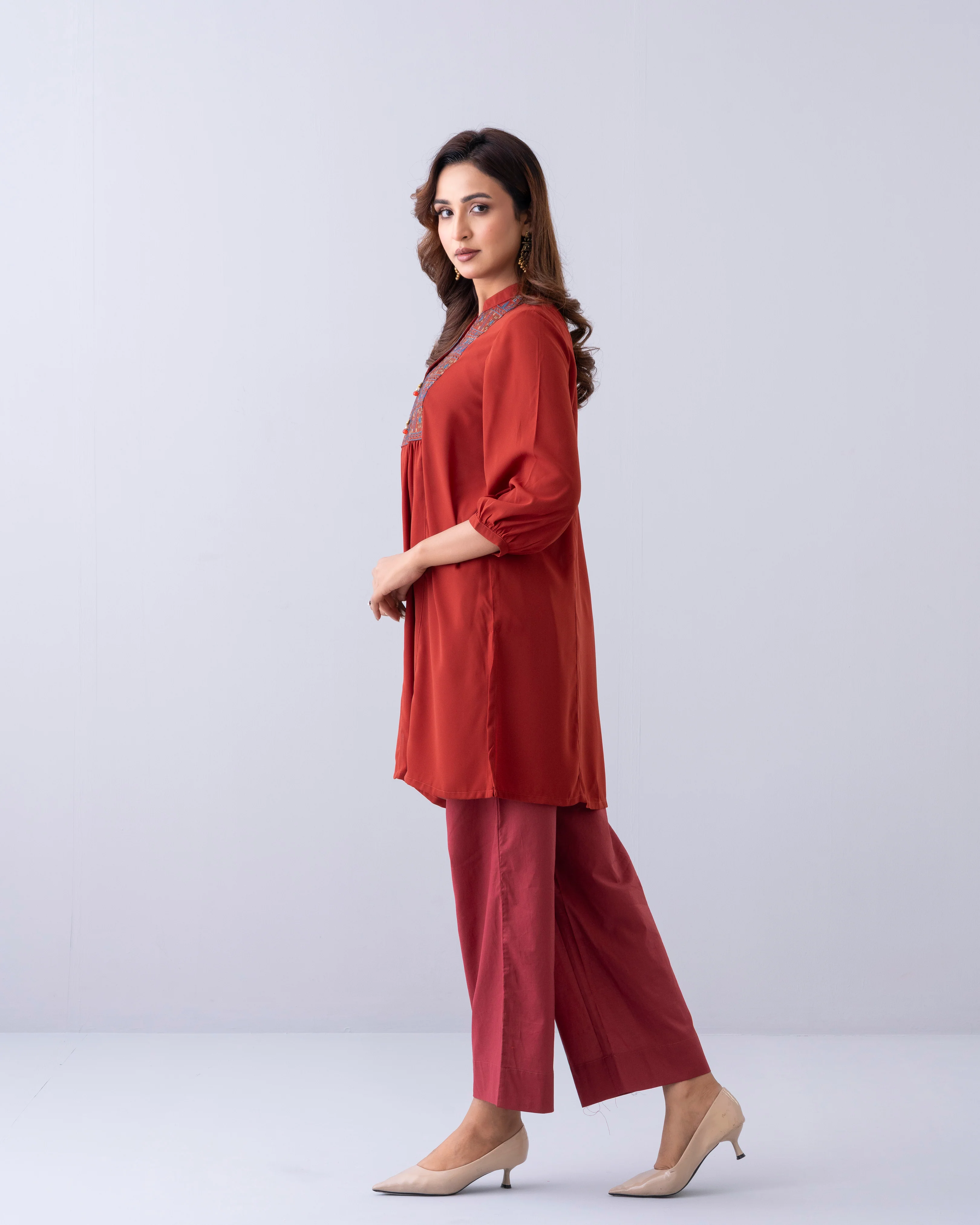 Relaxed Fit Embroidered Ethnic Kurti - Image 3