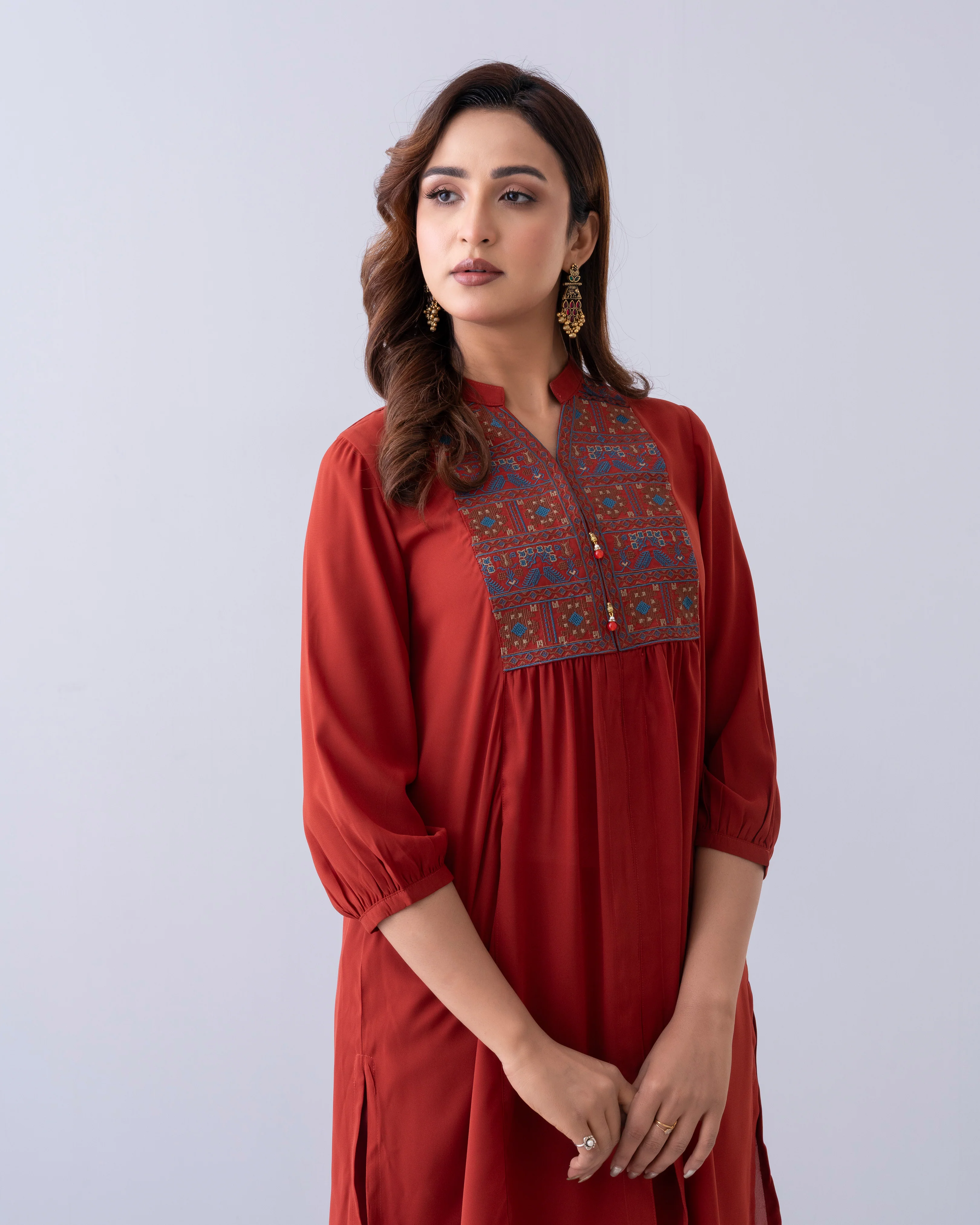 Relaxed Fit Embroidered Ethnic Kurti - Image 5